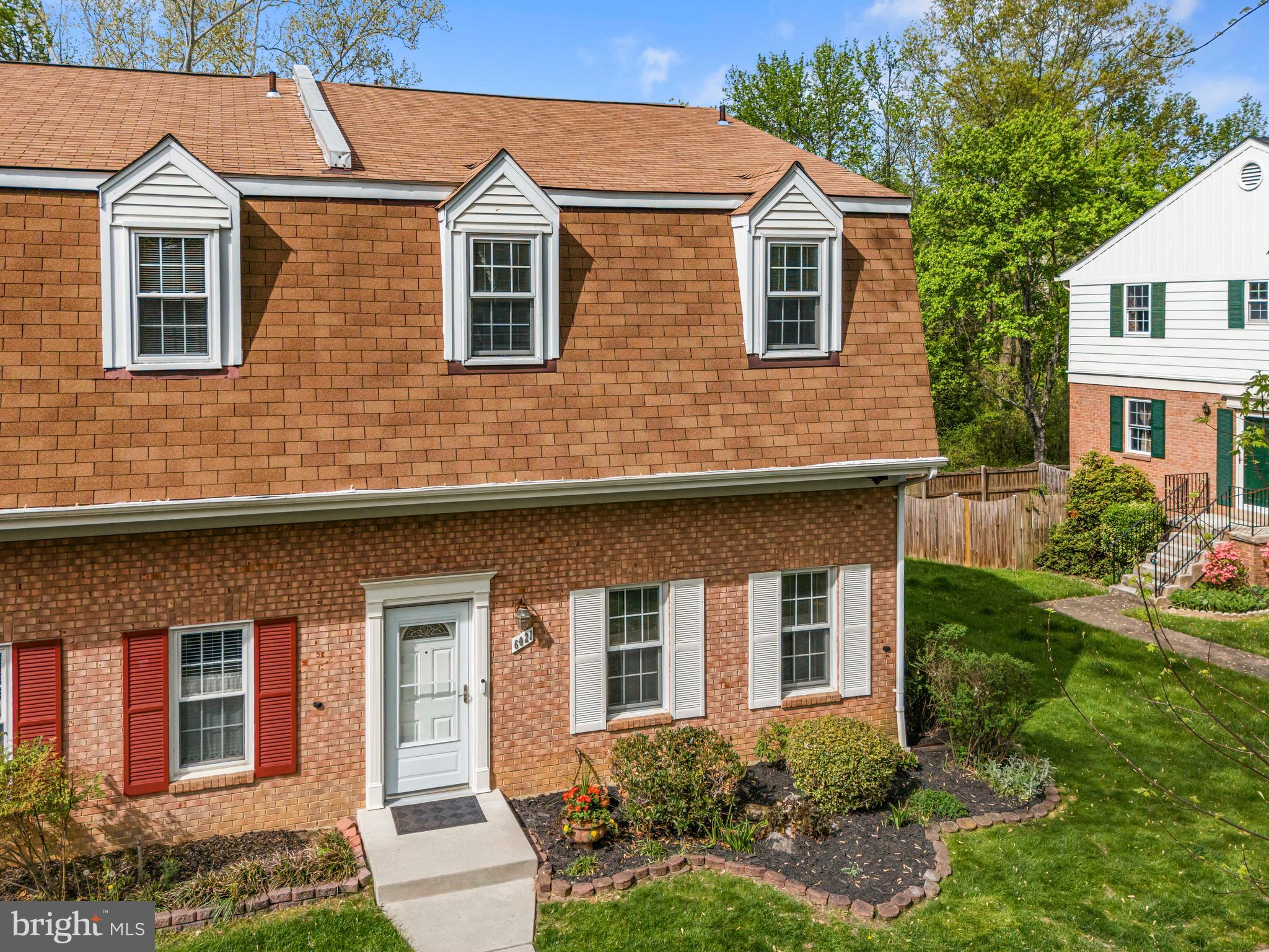 HERITAGE SQUARE - Residential