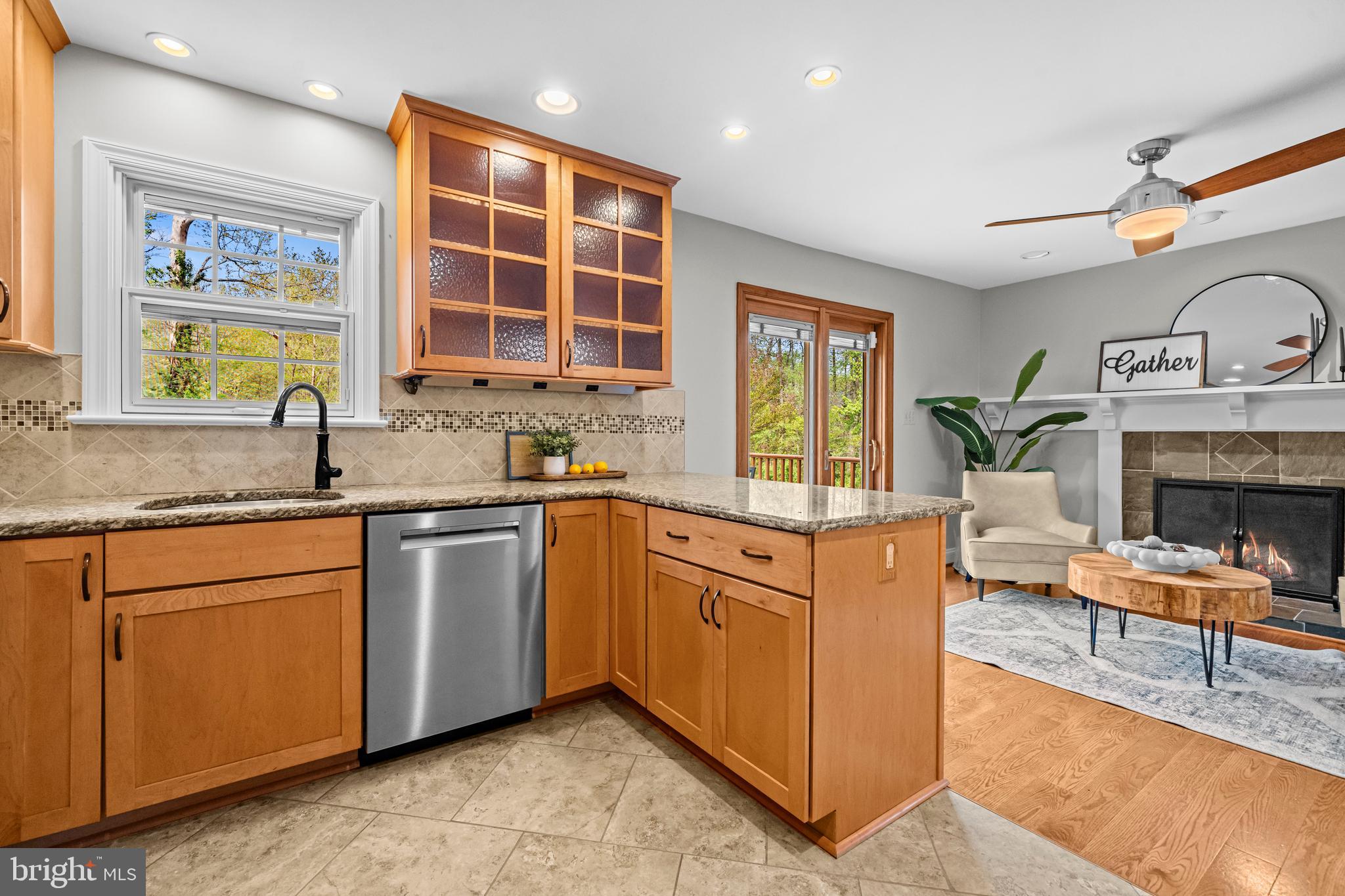 HERITAGE SQUARE - Residential