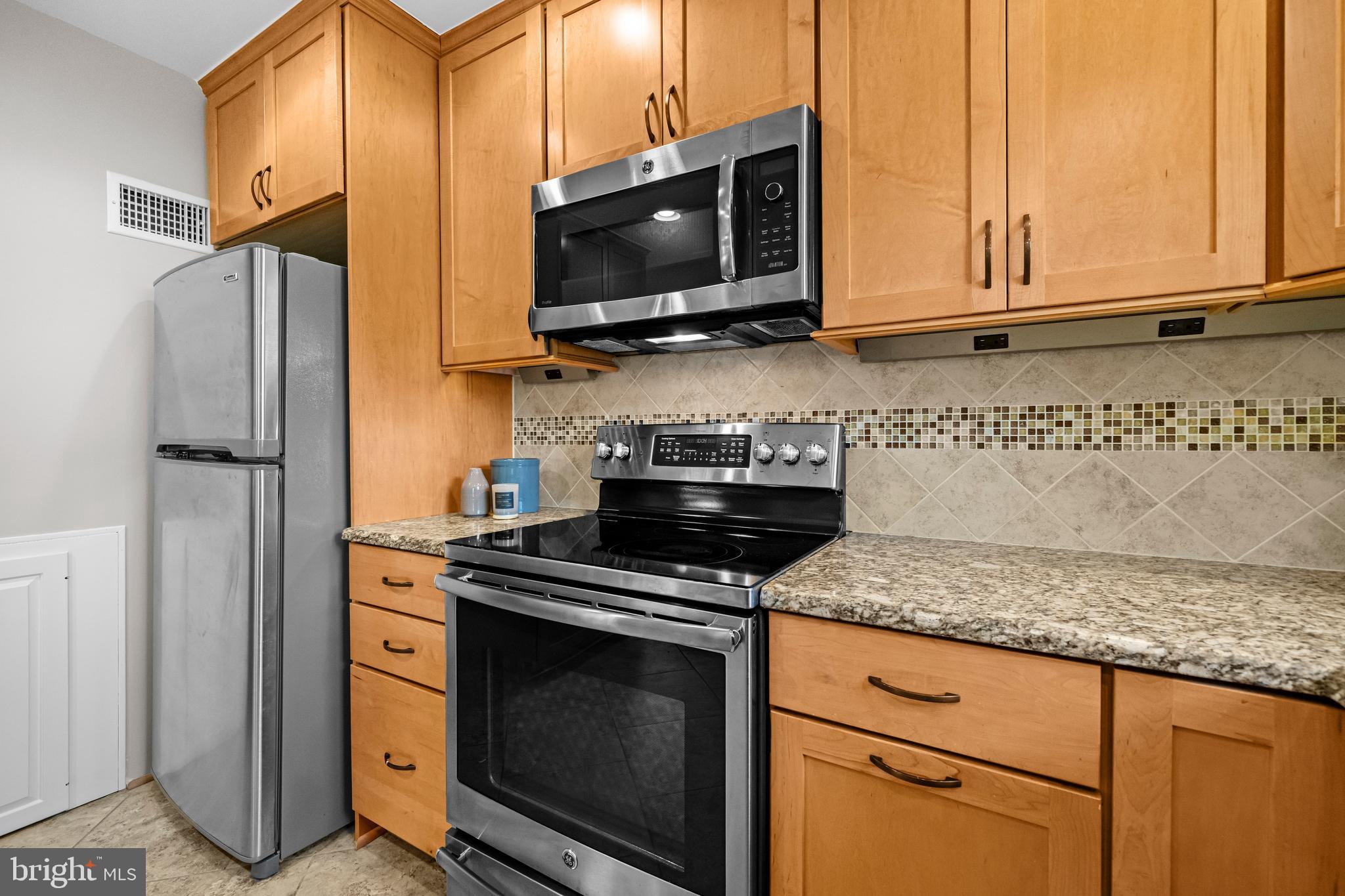 HERITAGE SQUARE - Residential