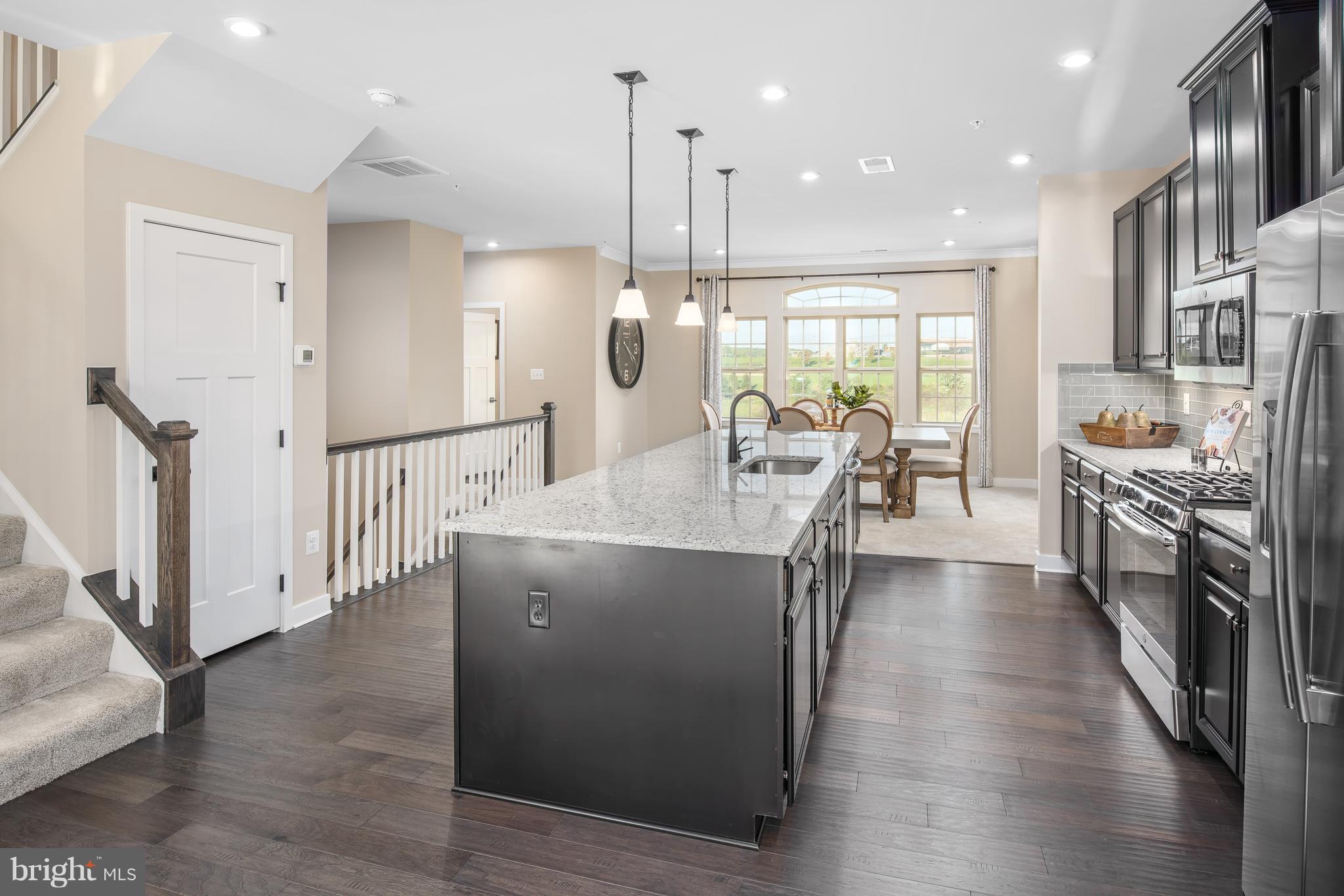 OAKDALE VILLAGE - Residential