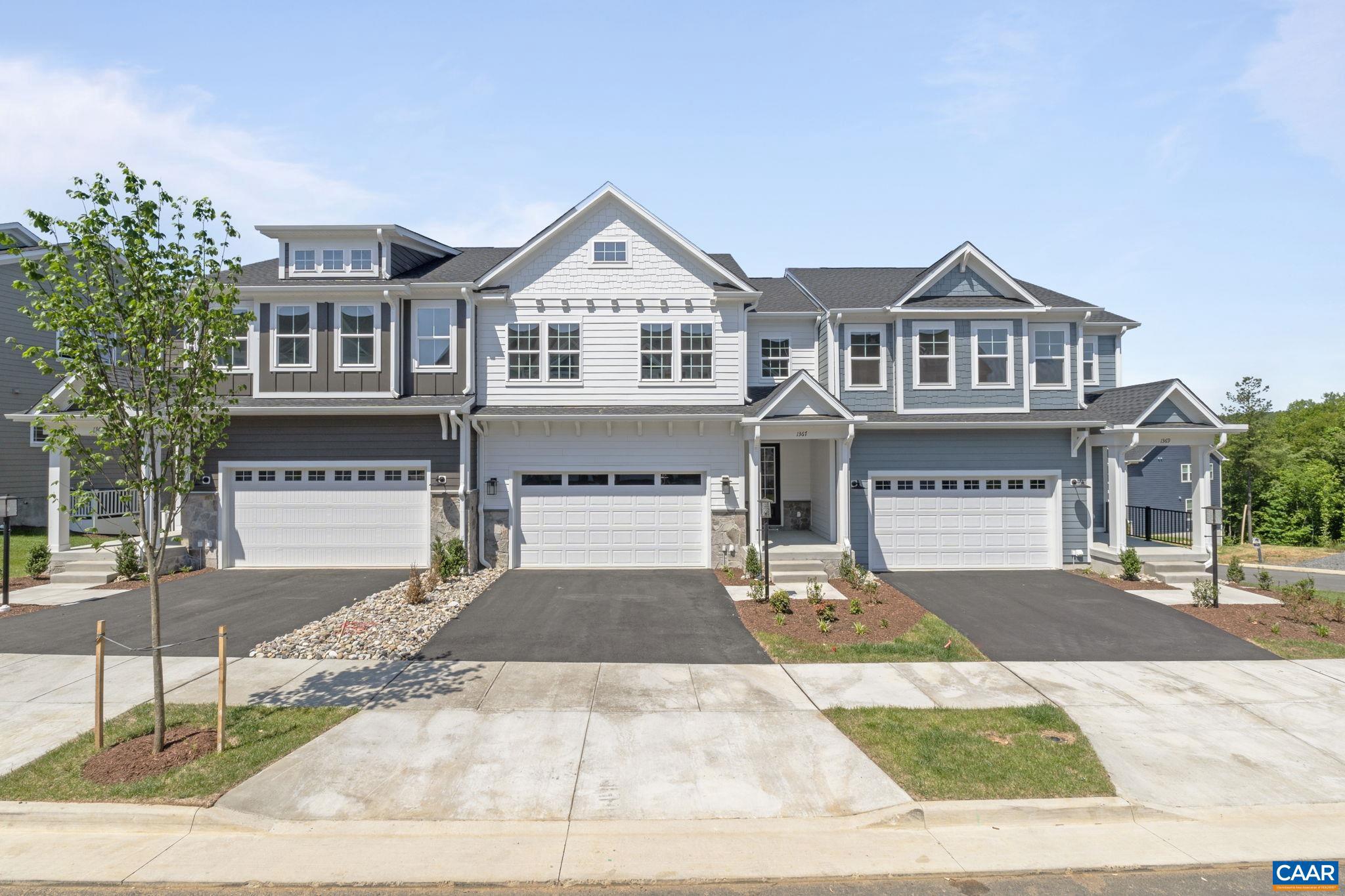 1367 LACONIA LN