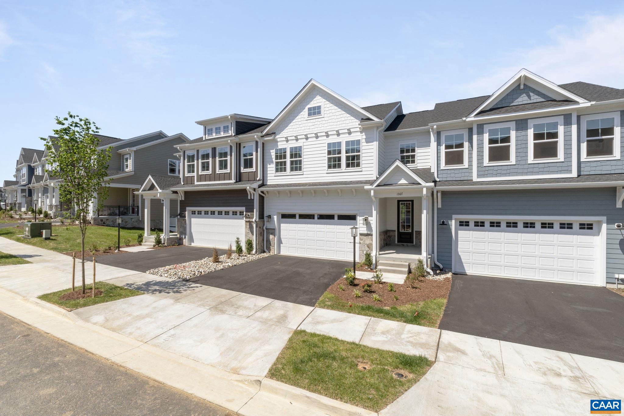 1367 LACONIA LN