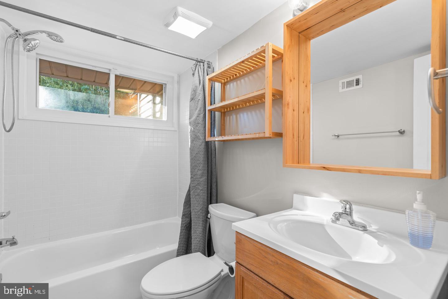 GLENMONT HILLS - Residential