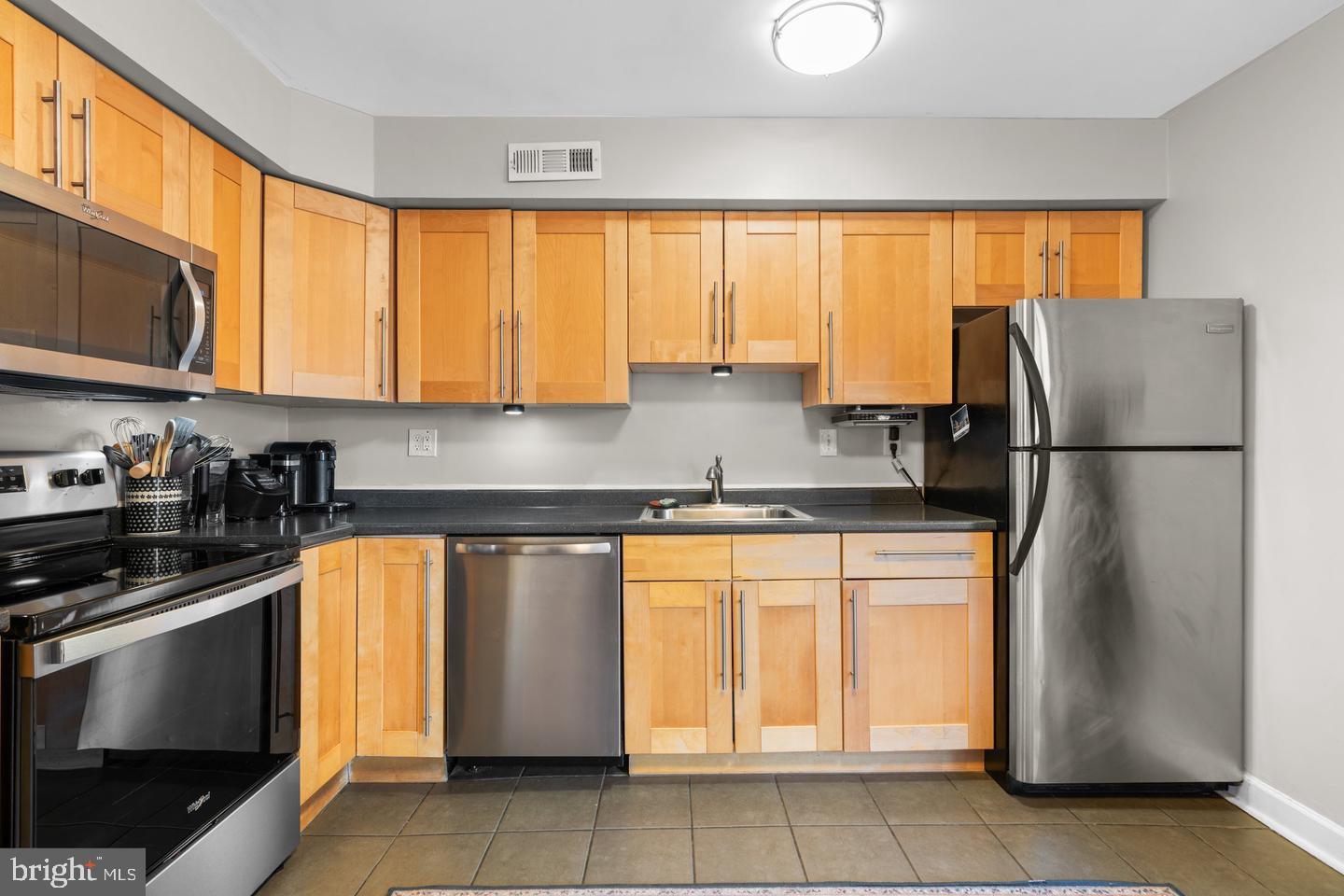 GLENMONT HILLS - Residential