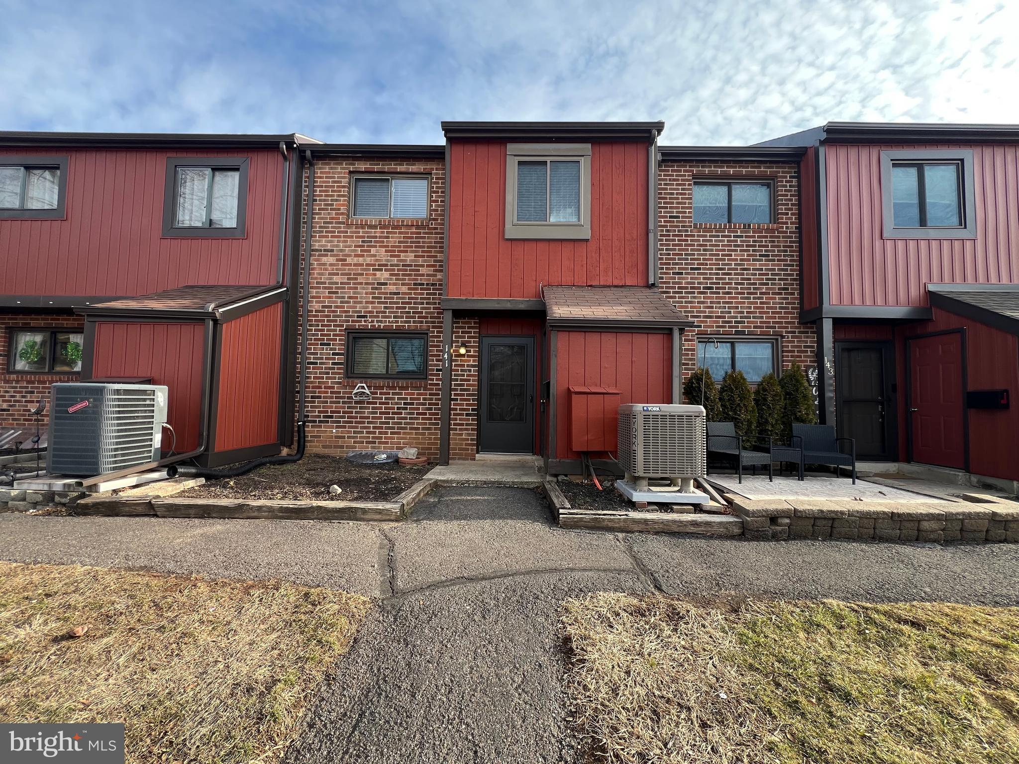 PERKIOMEN WOODS - Residential Lease