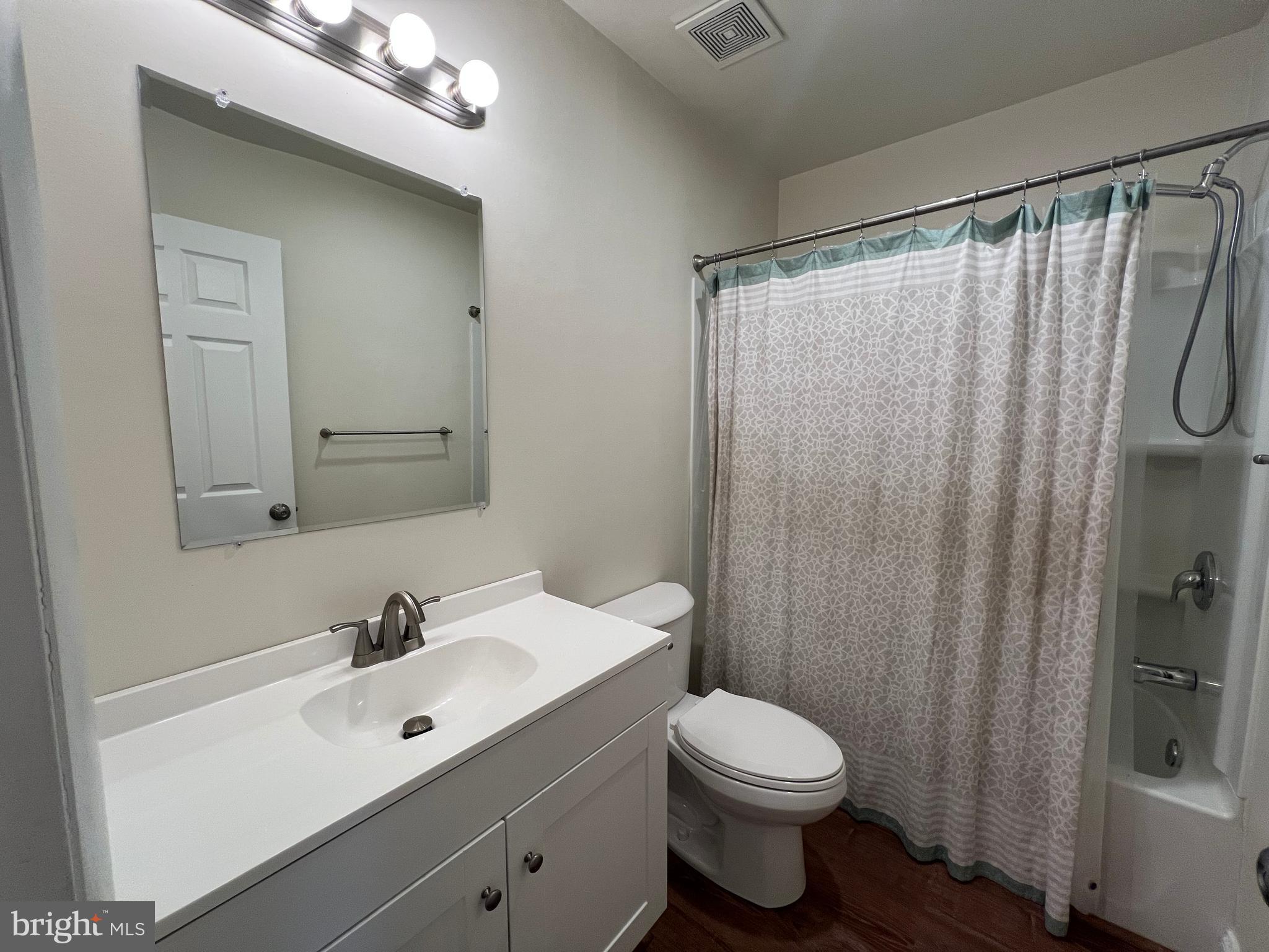 PERKIOMEN WOODS - Residential Lease