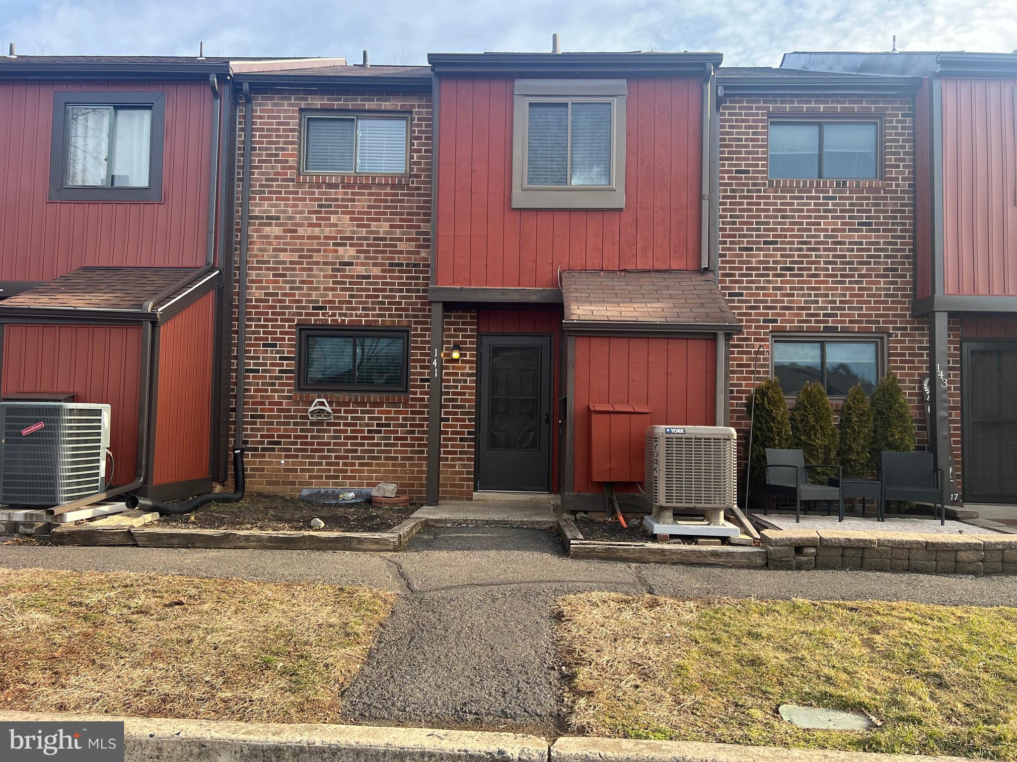 PERKIOMEN WOODS - Residential Lease