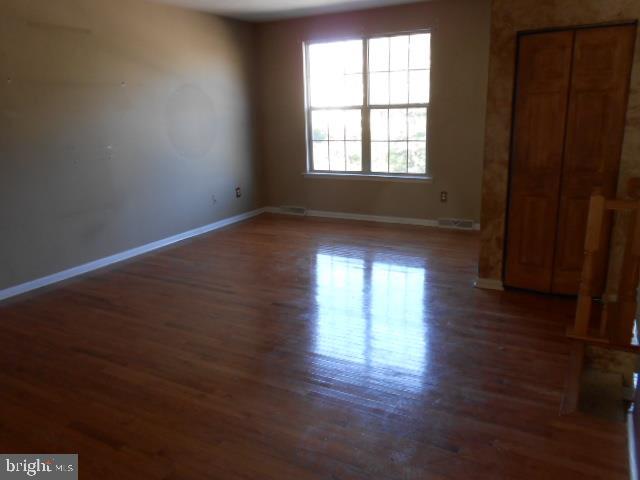 COLONIAL HILLS - Residential