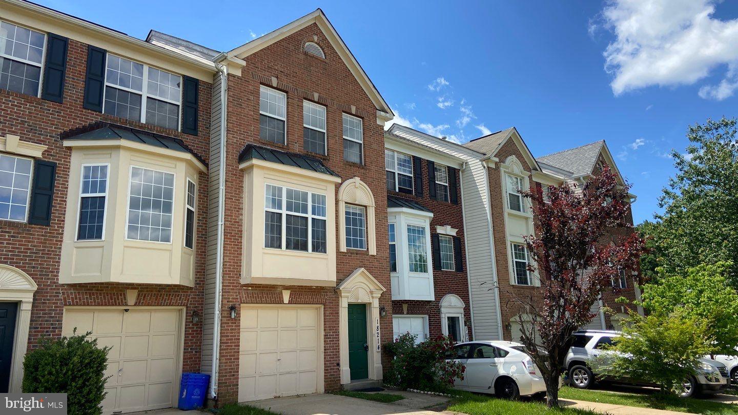 WOODCLIFFE PARK - Residential Lease