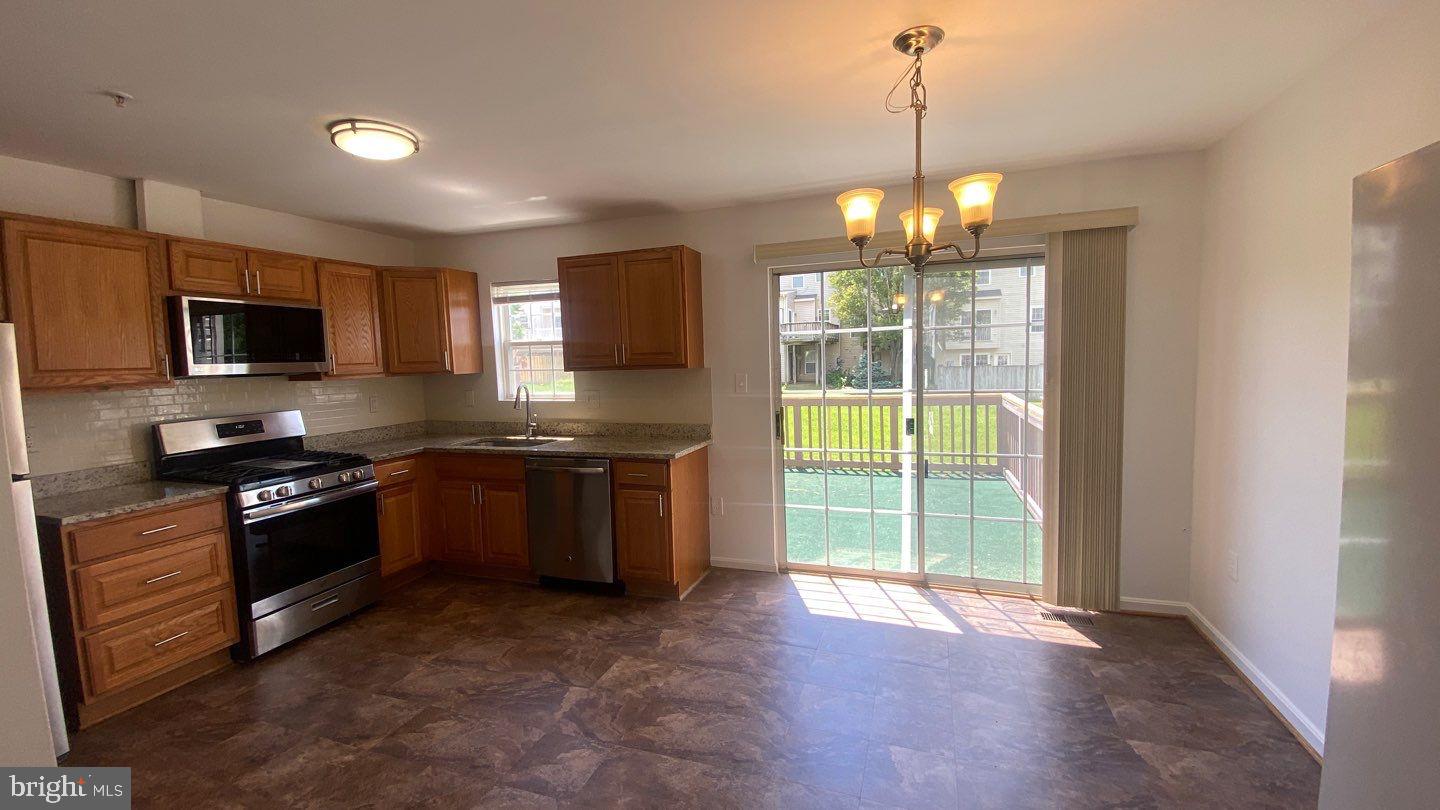 WOODCLIFFE PARK - Residential Lease