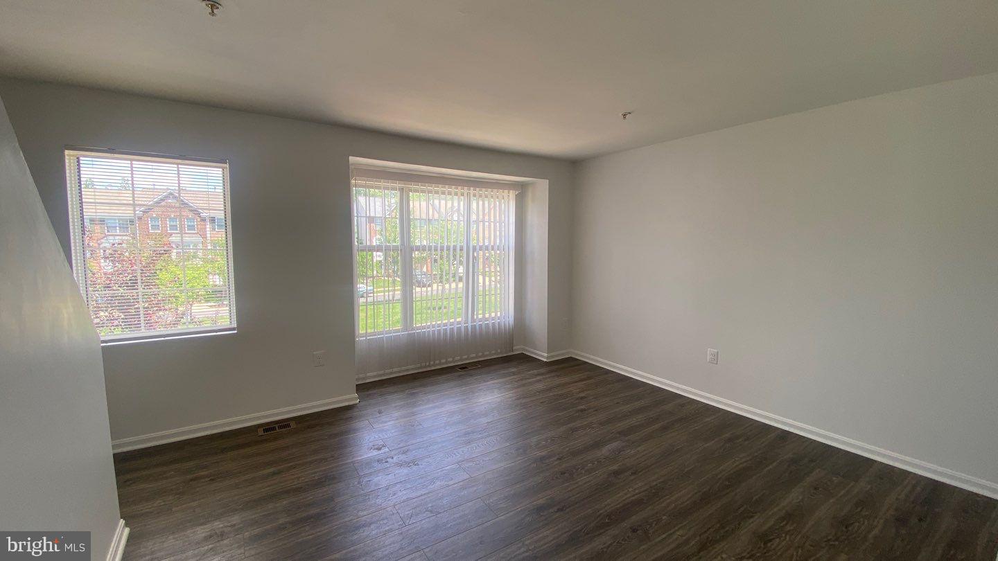 WOODCLIFFE PARK - Residential Lease