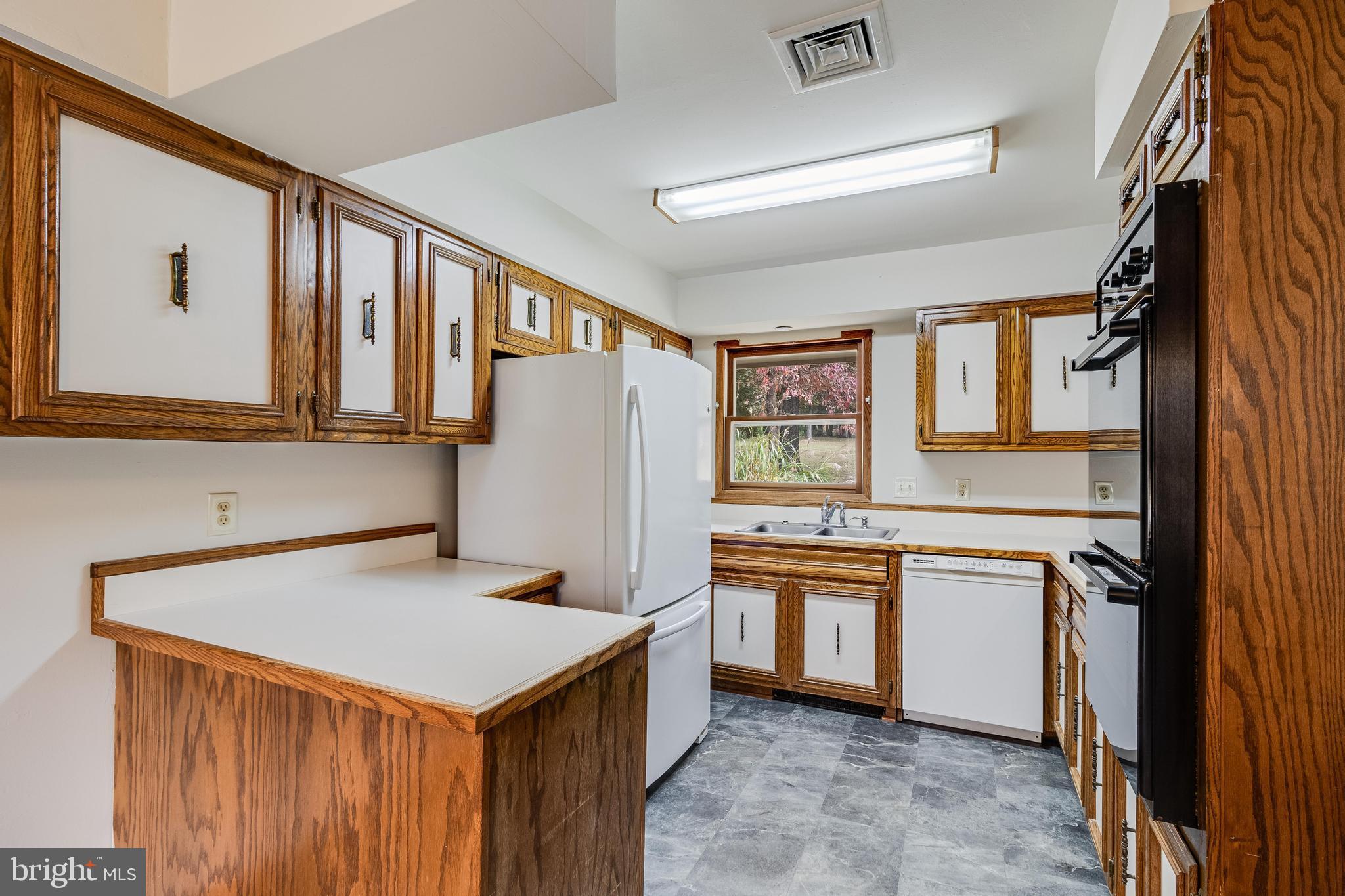 OLD SYCAMORE ESTATES - Residential