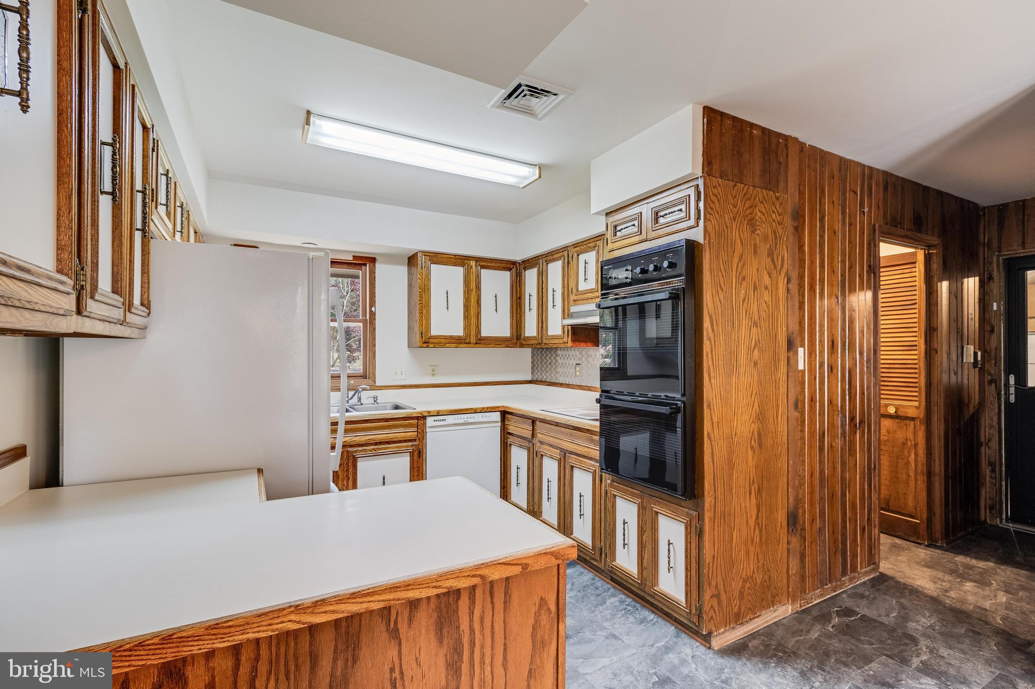 OLD SYCAMORE ESTATES - Residential