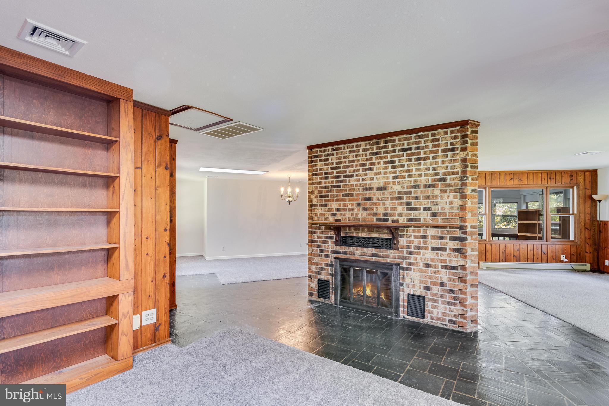 OLD SYCAMORE ESTATES - Residential