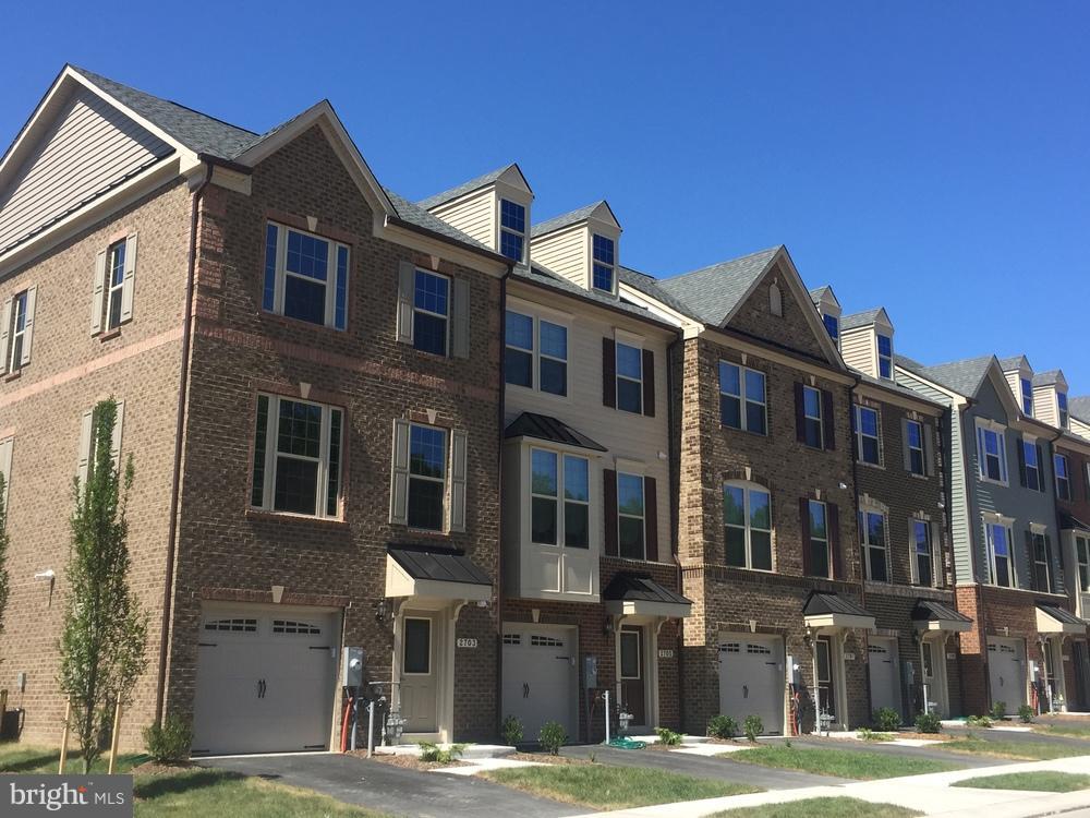 OAKDALE VILLAGE - Residential