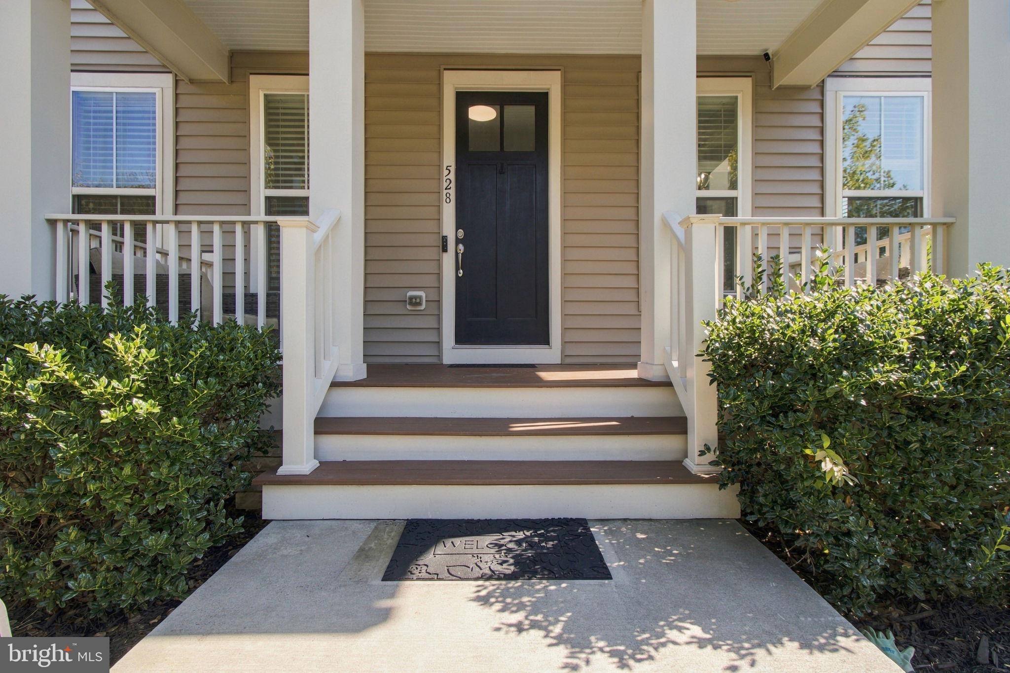 528 APRICOT STREET