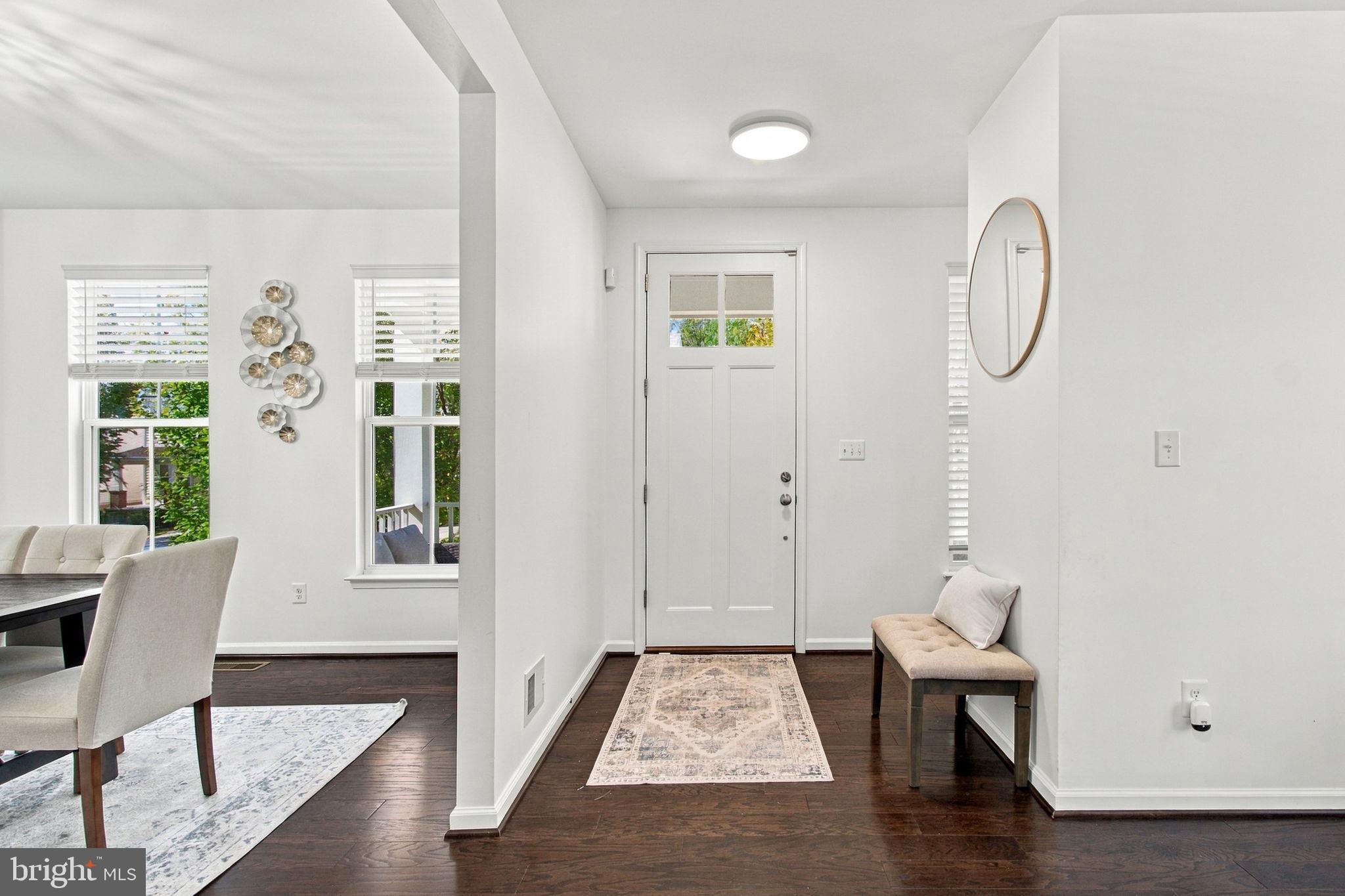 528 APRICOT STREET