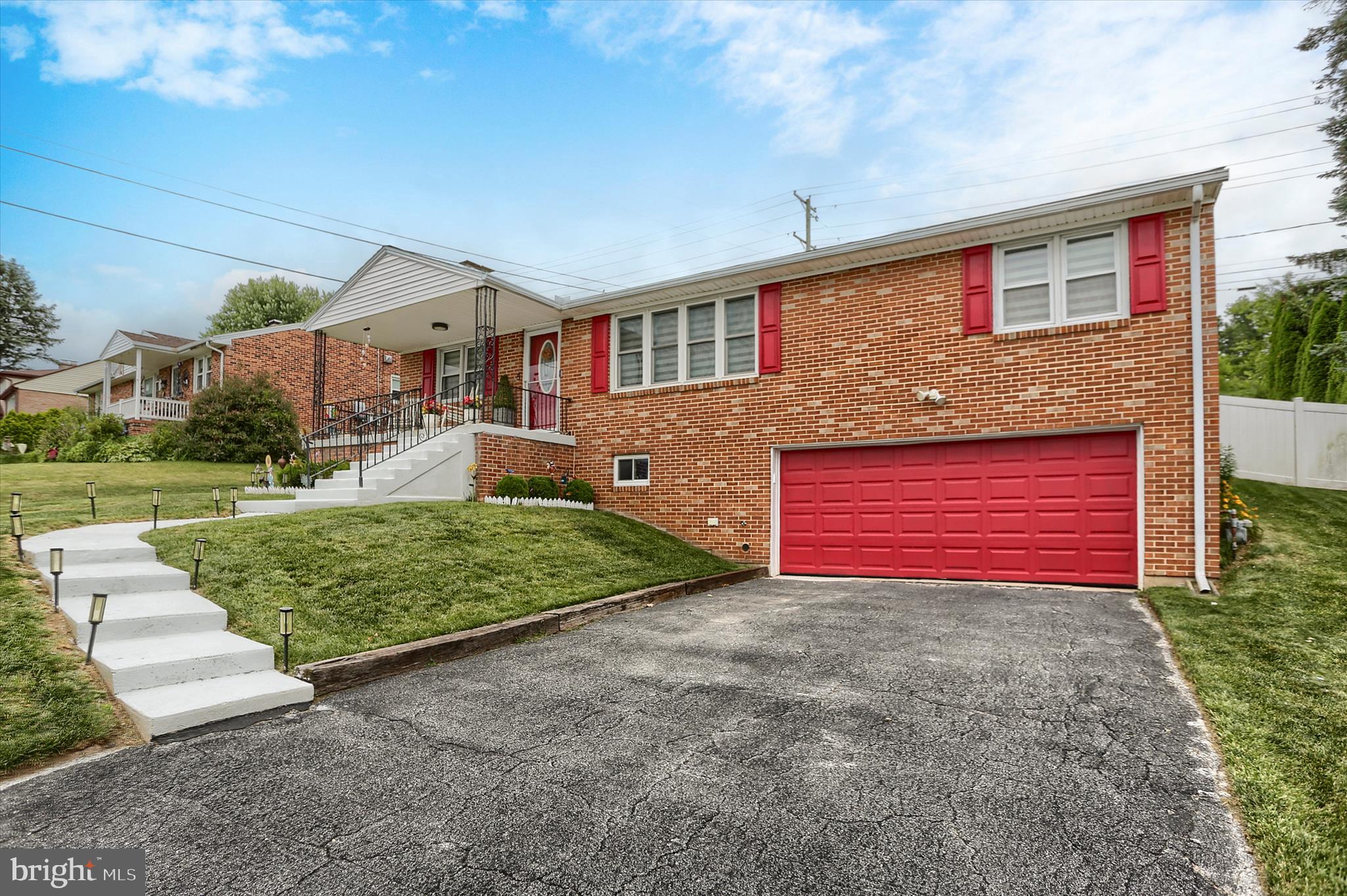 2508 EASTWOOD DRIVE