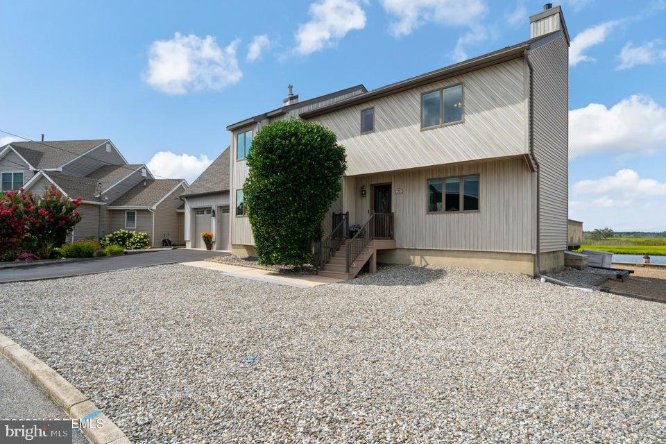 1036 MONTAUK DRIVE