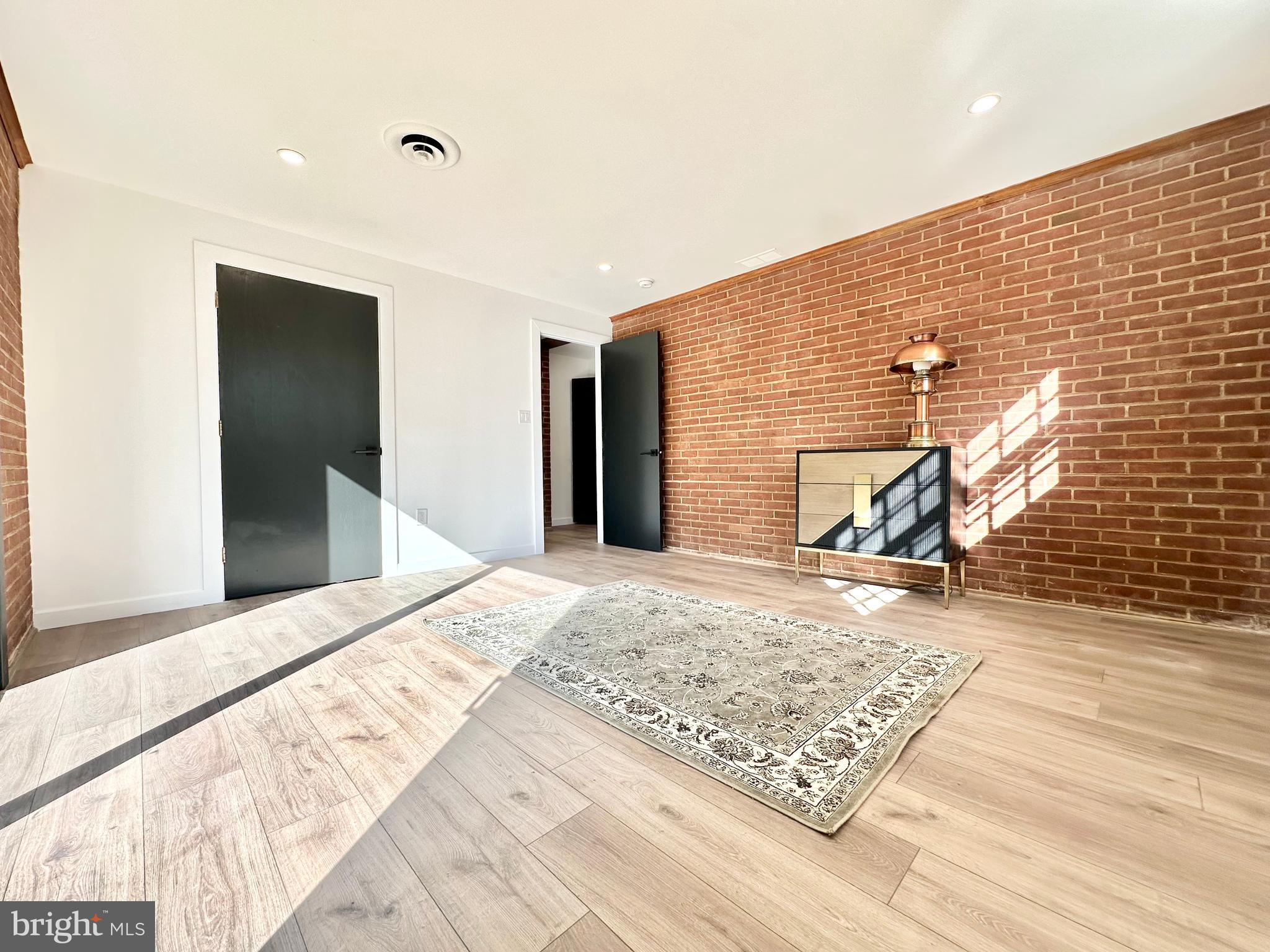 ASHTON POND - Residential