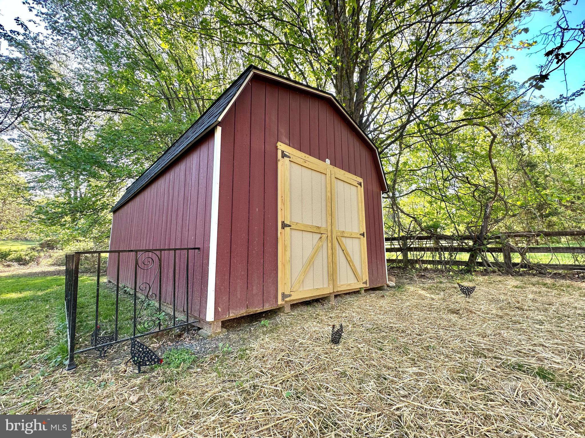 ASHTON POND - Residential