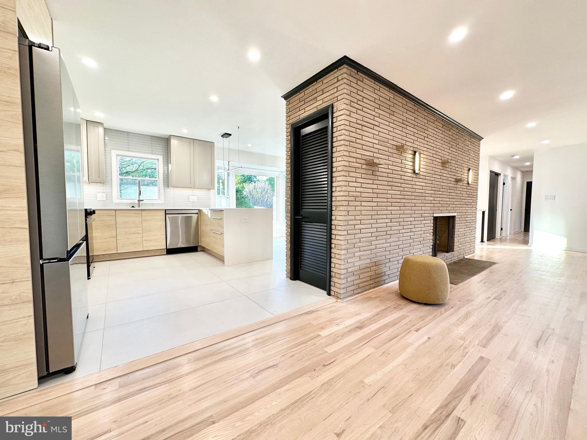 ASHTON POND - Residential