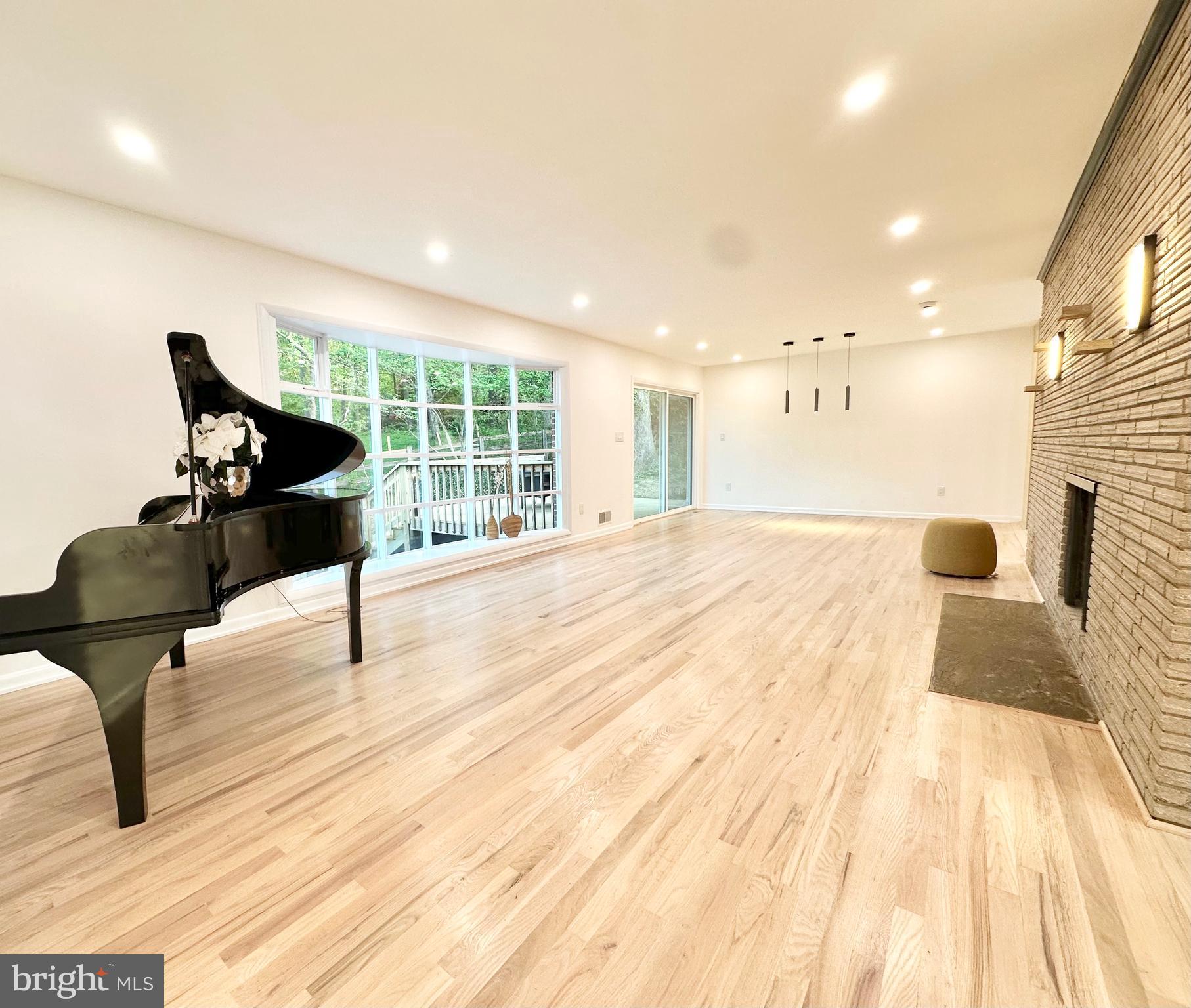 ASHTON POND - Residential