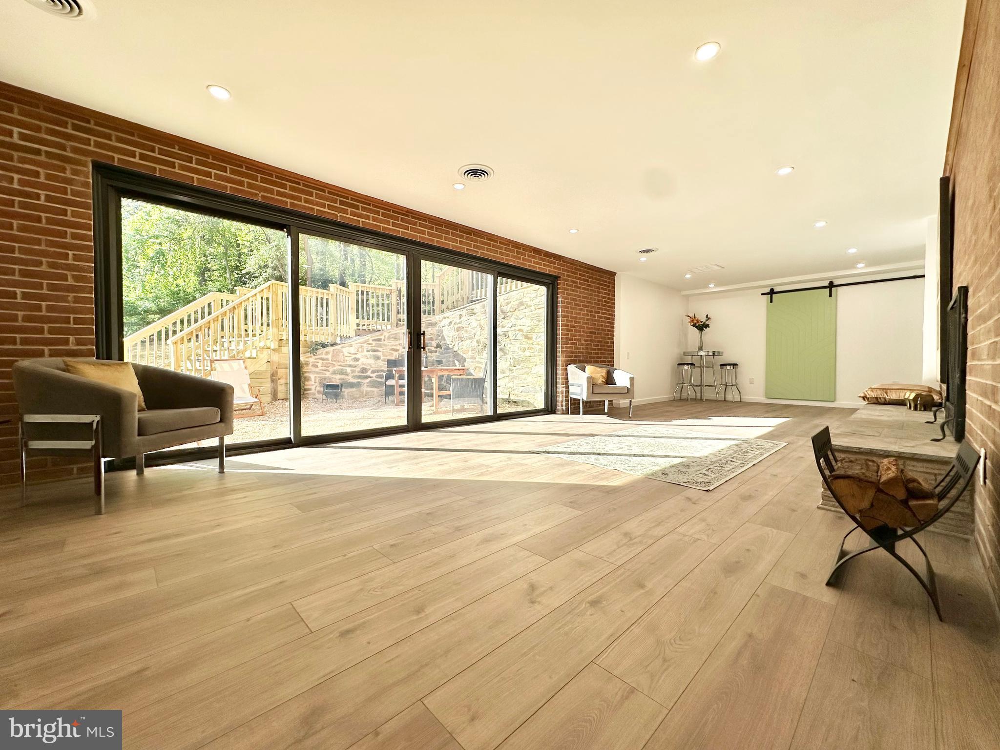 ASHTON POND - Residential