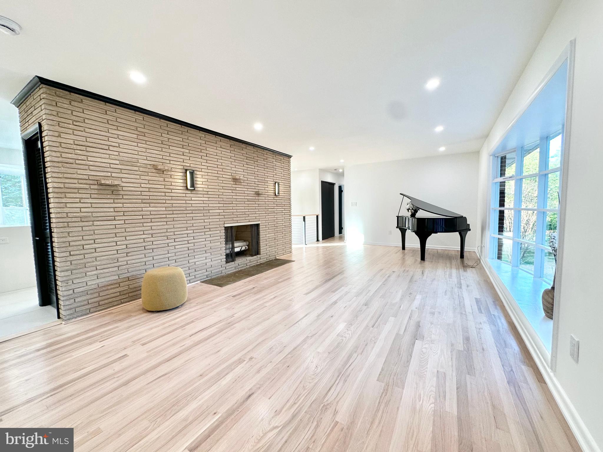 ASHTON POND - Residential