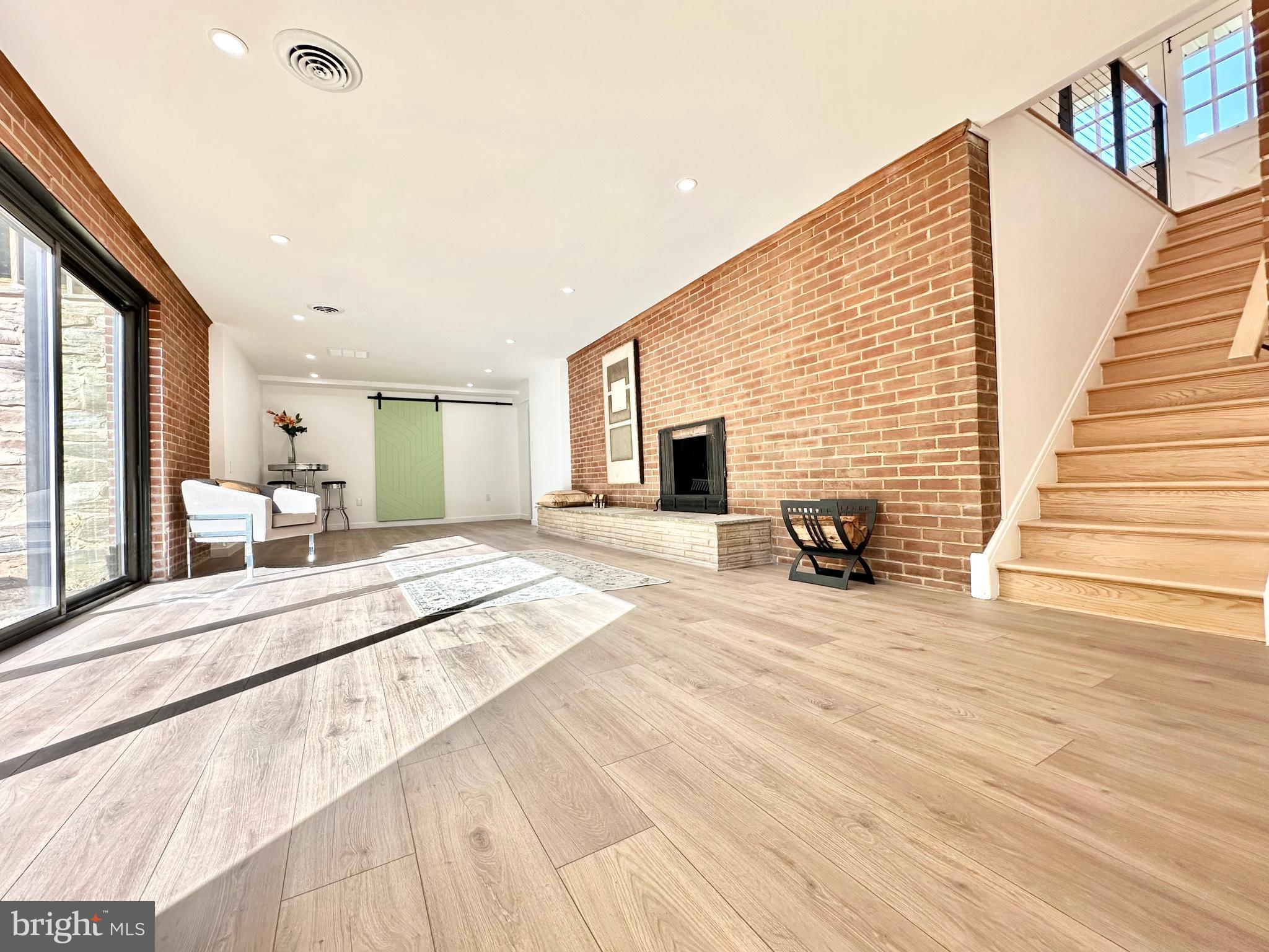 ASHTON POND - Residential