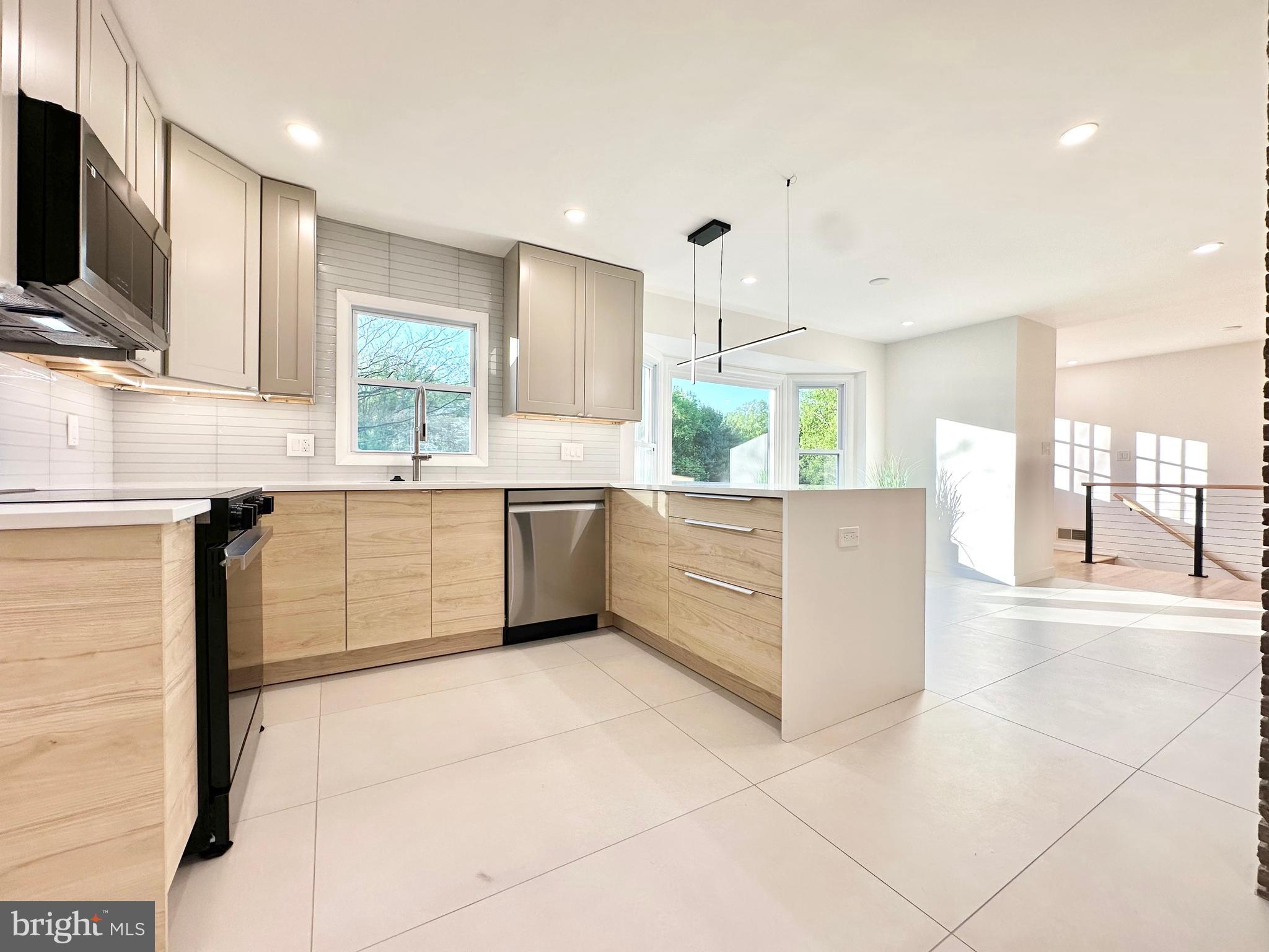 ASHTON POND - Residential