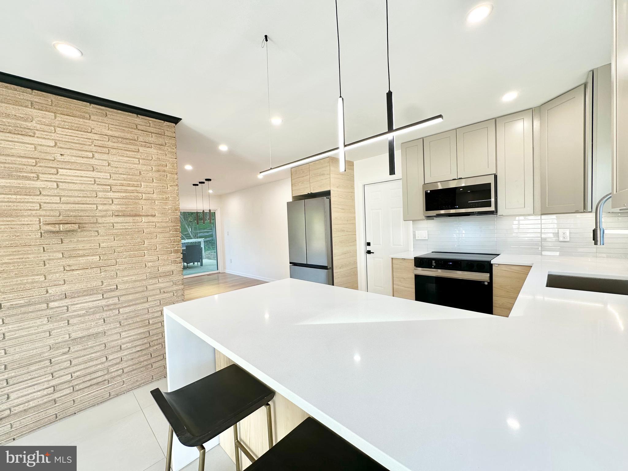 ASHTON POND - Residential