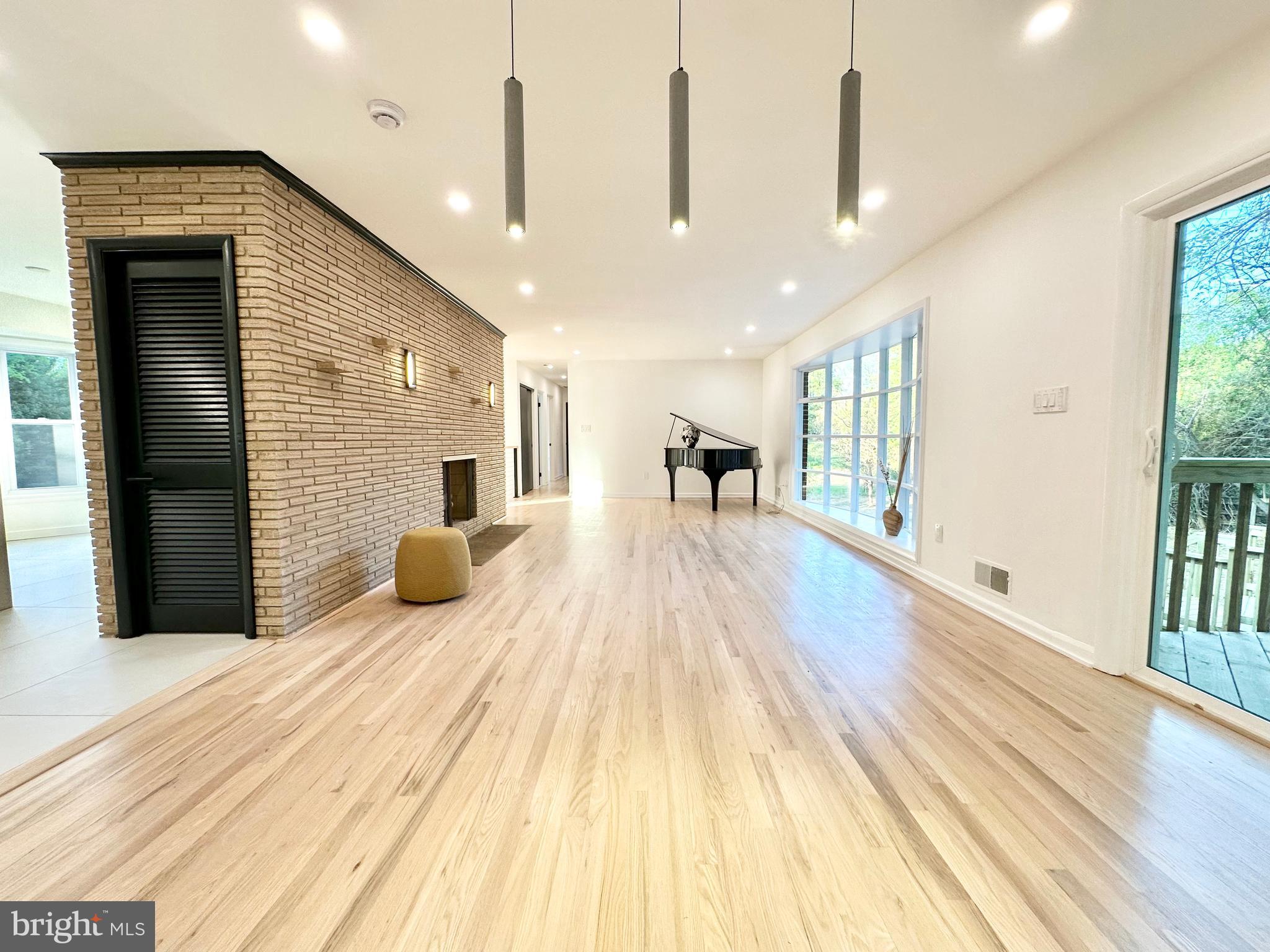 ASHTON POND - Residential