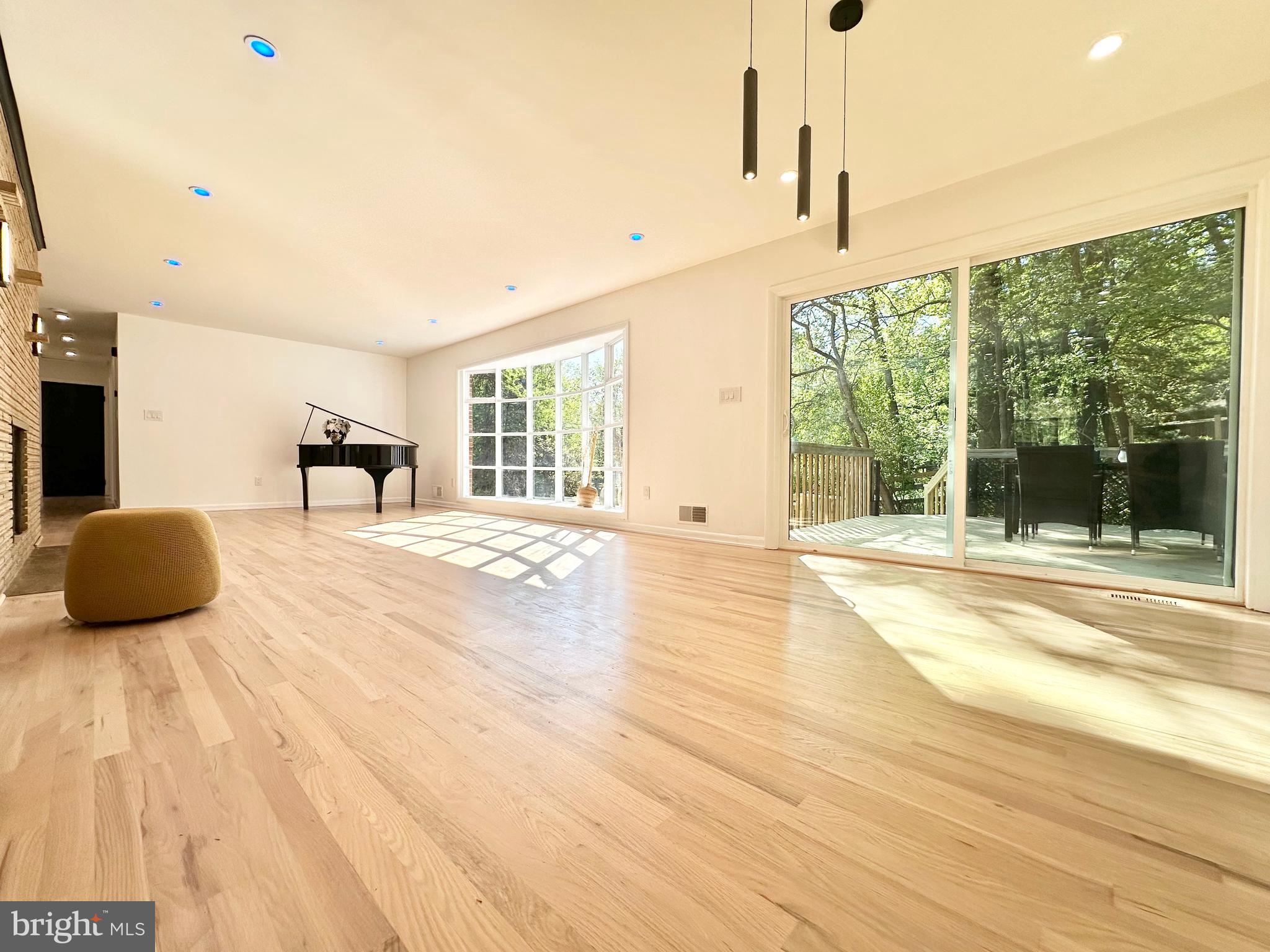 ASHTON POND - Residential