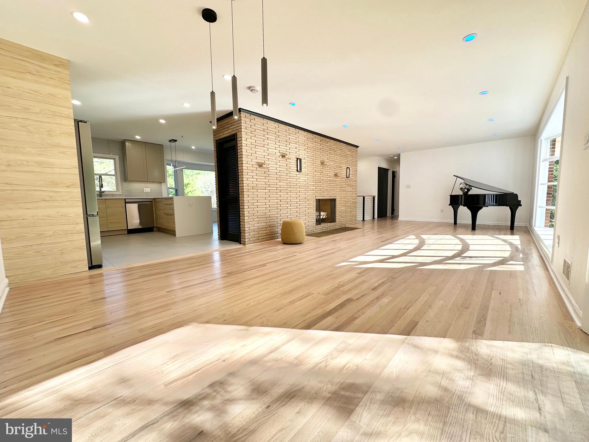 ASHTON POND - Residential