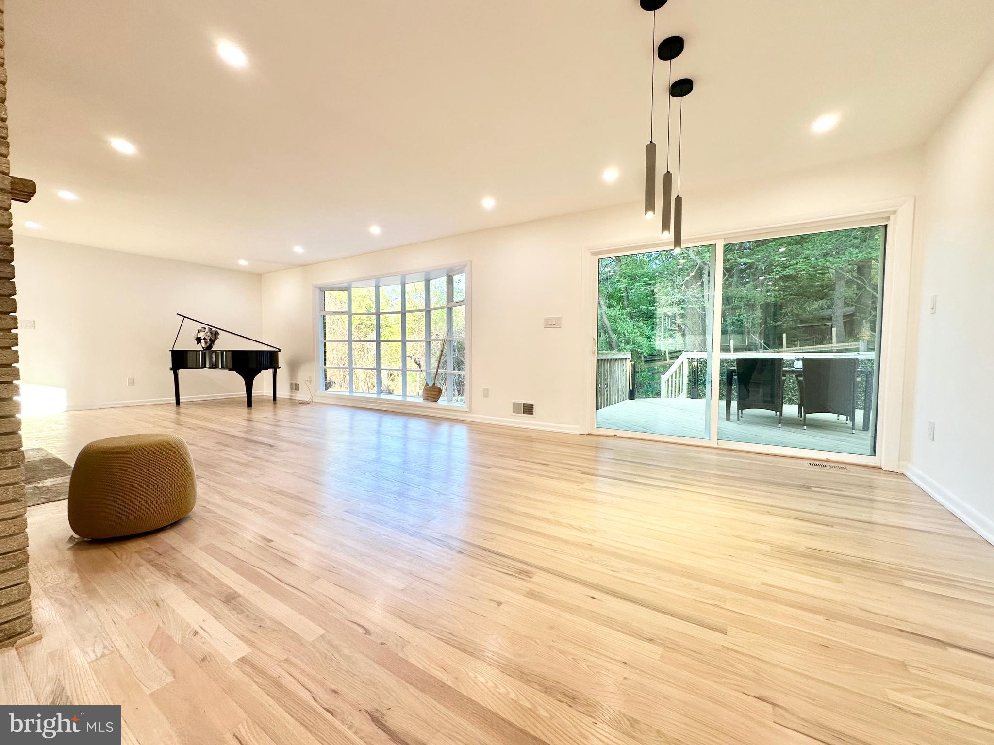 ASHTON POND - Residential