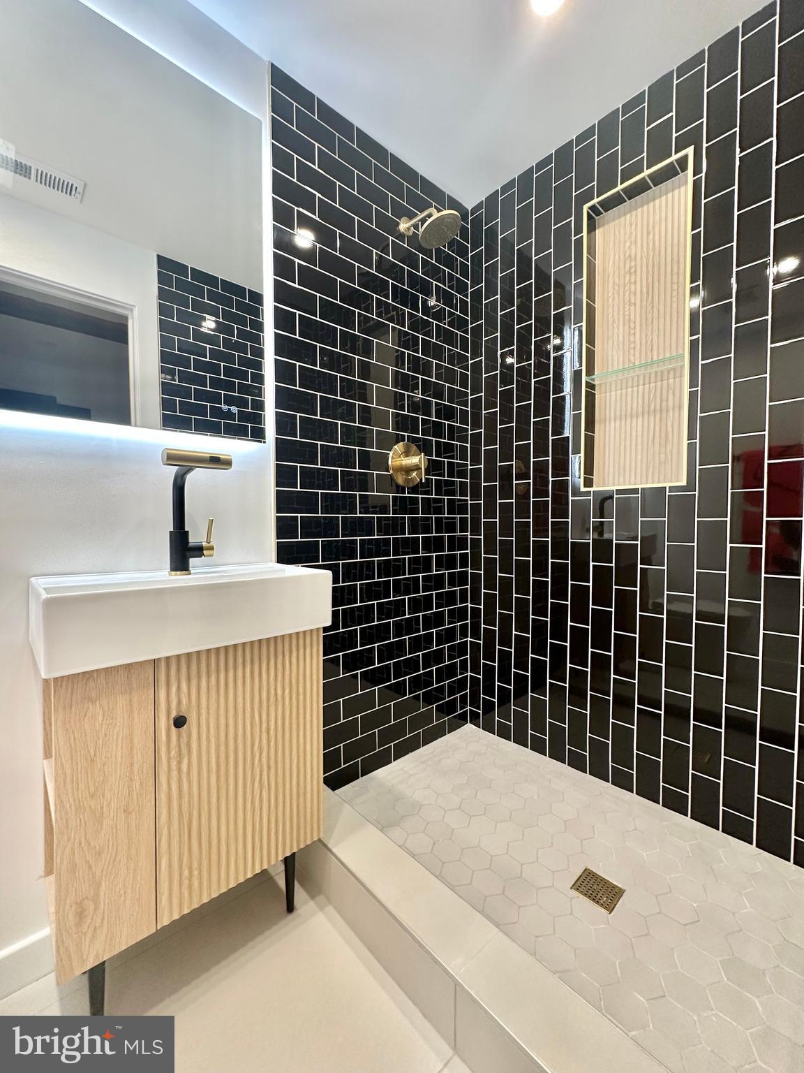 ASHTON POND - Residential