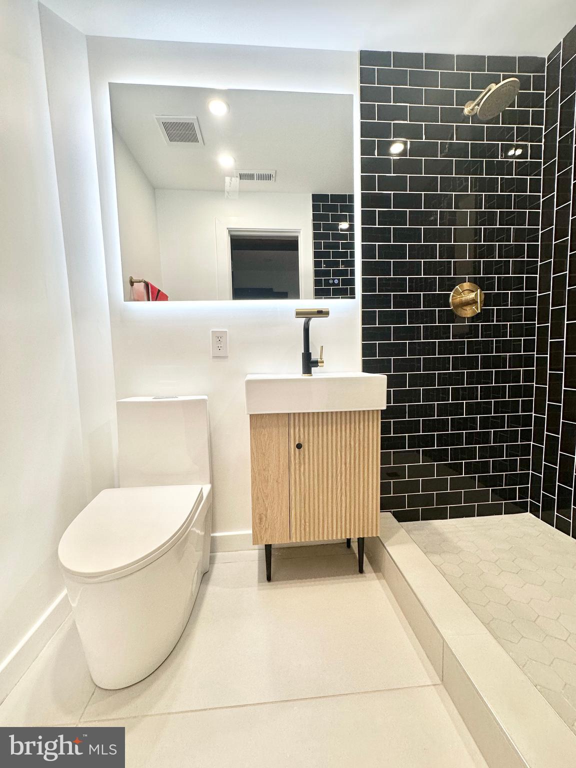 ASHTON POND - Residential