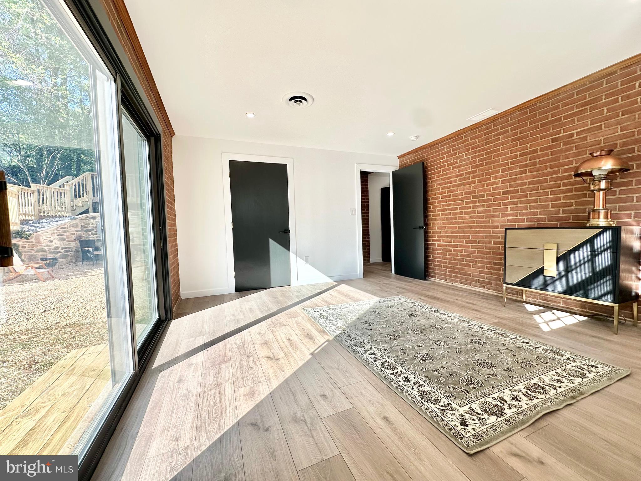 ASHTON POND - Residential