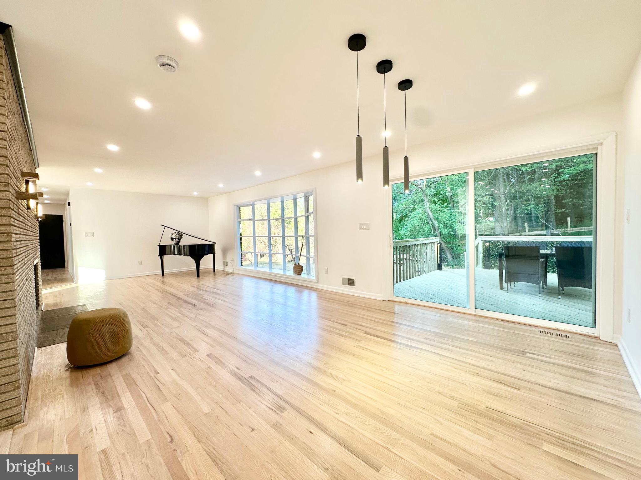 ASHTON POND - Residential