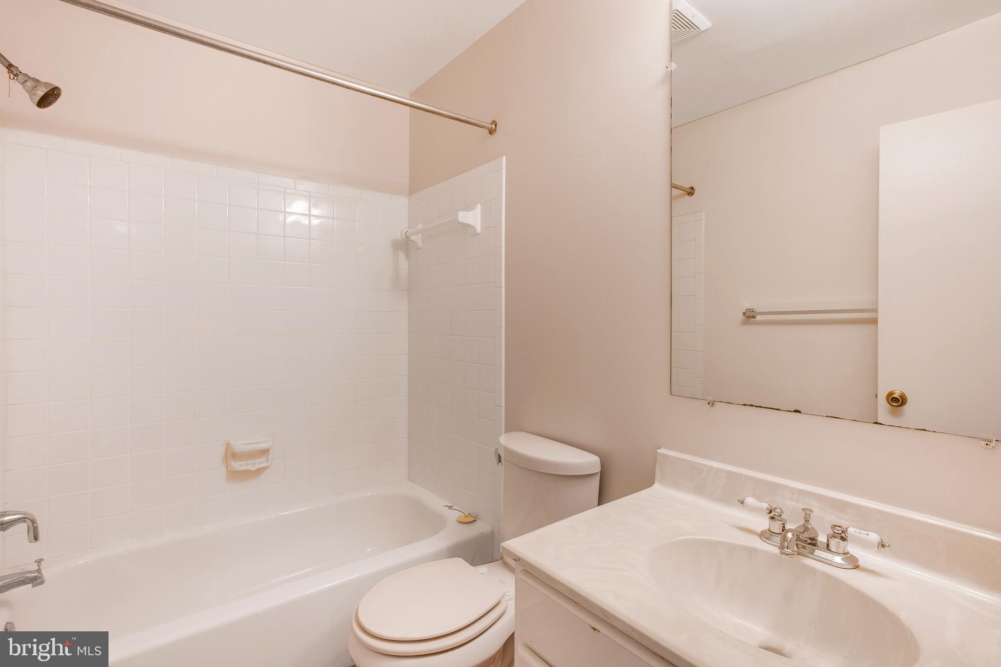 LAUREL RIDGE - Residential Lease