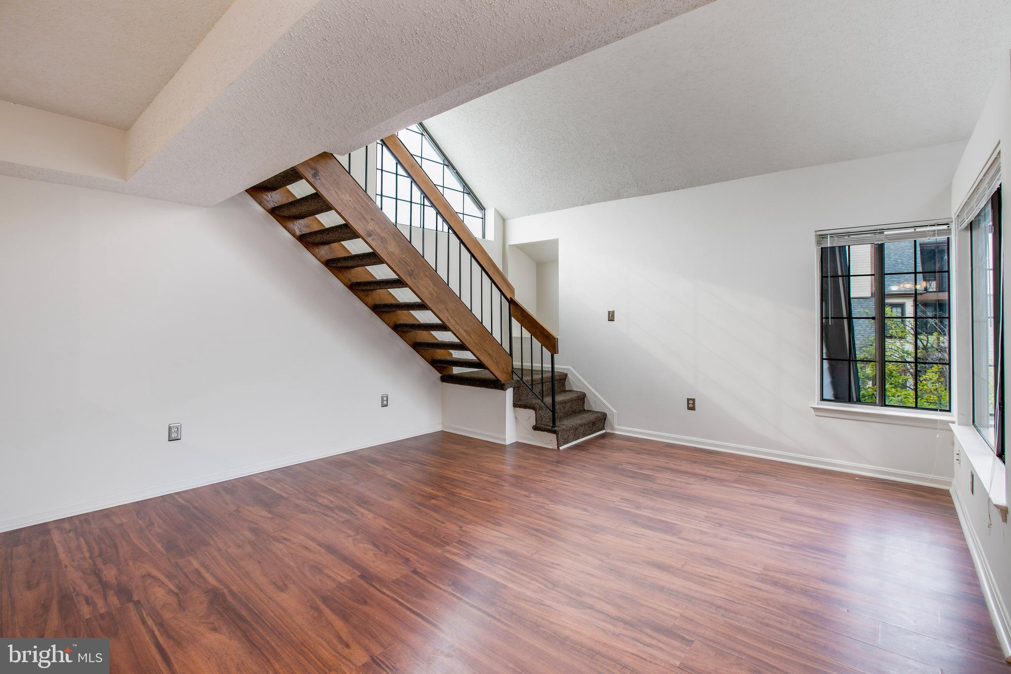 LAUREL RIDGE - Residential Lease