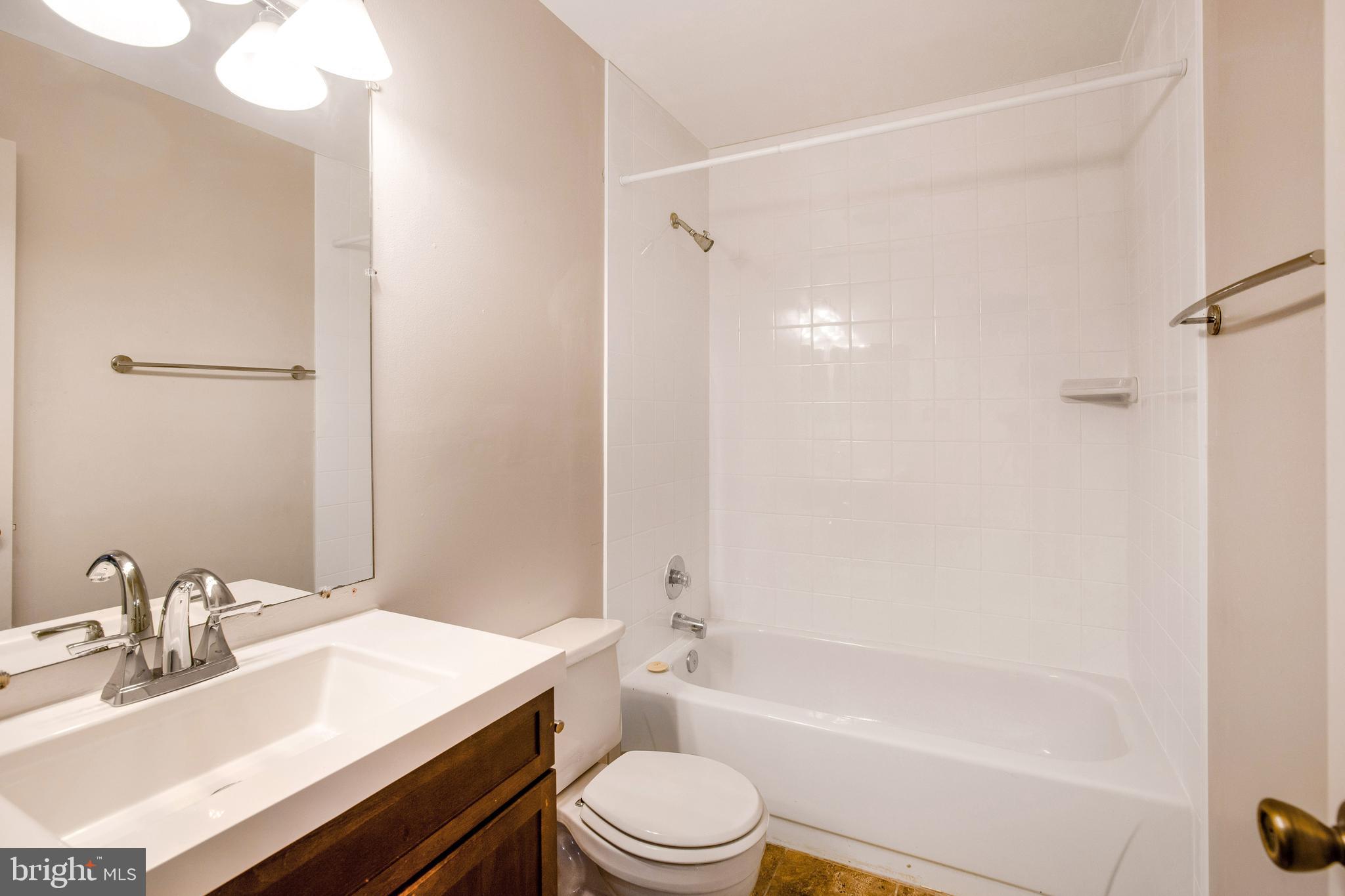 LAUREL RIDGE - Residential Lease