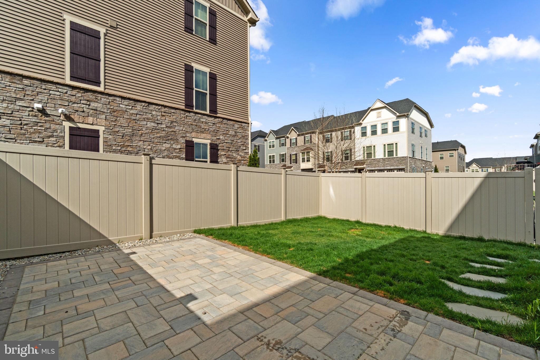 LAKE LINGANORE EAGLEHEAD - Residential