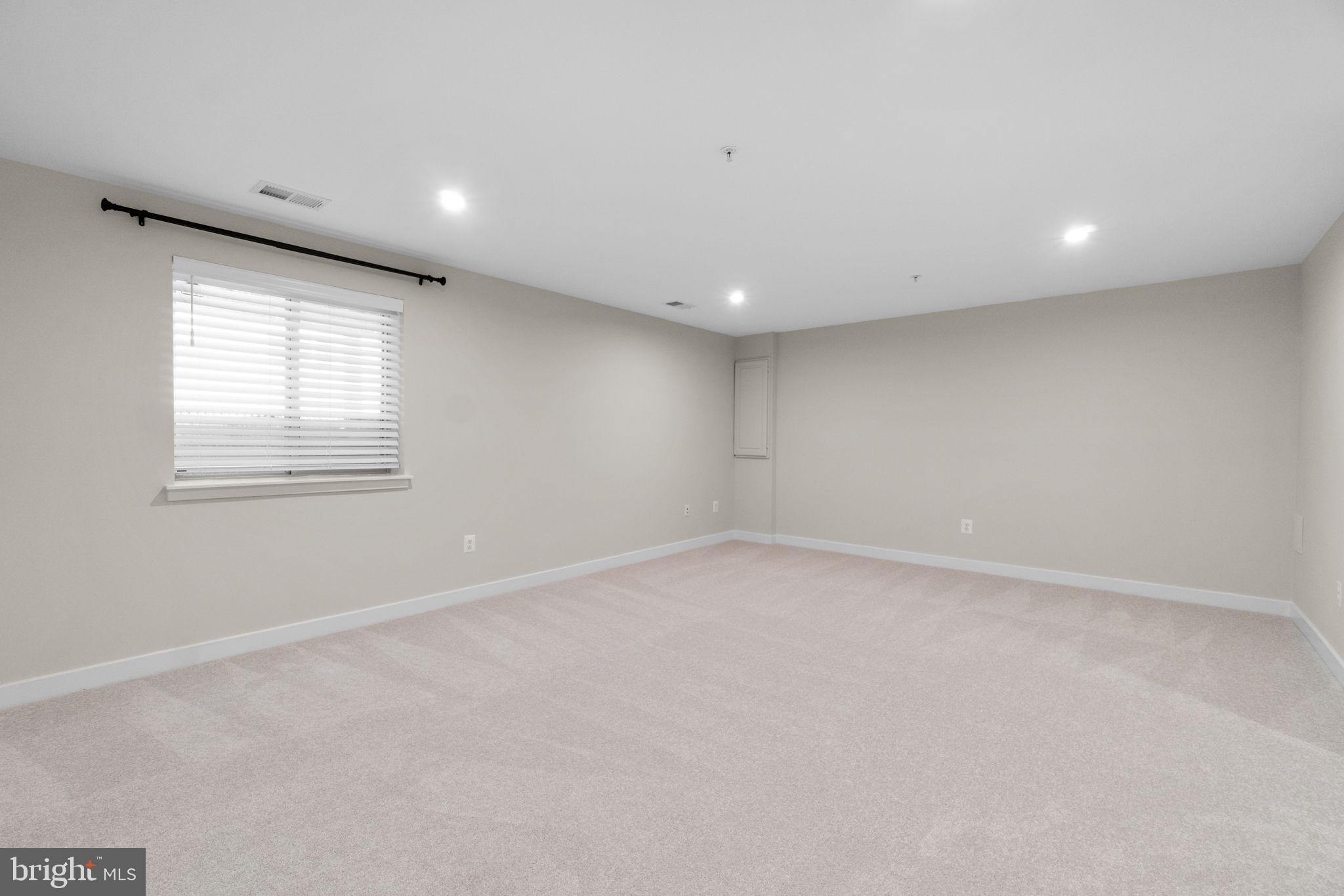 LAKE LINGANORE EAGLEHEAD - Residential