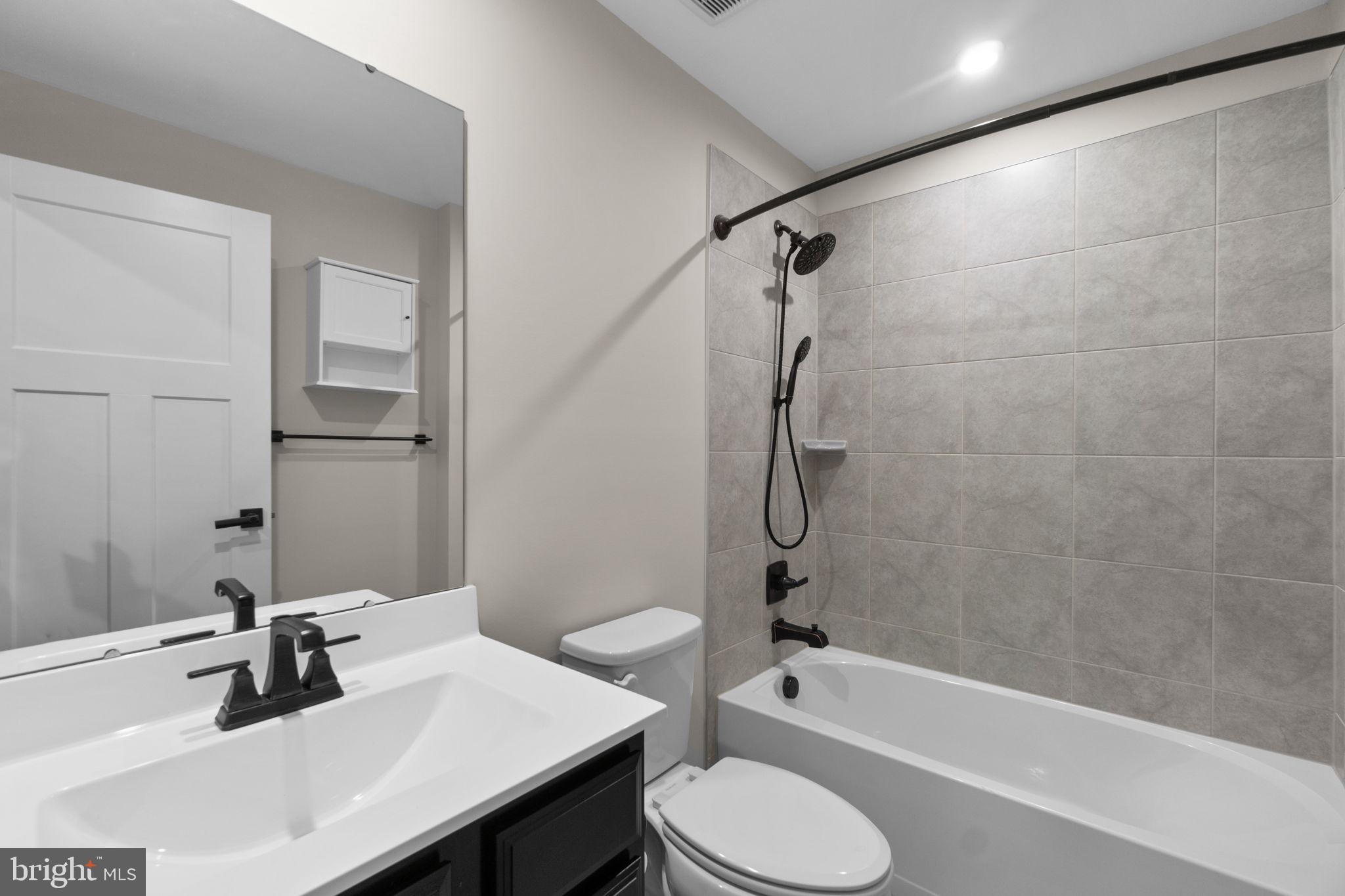 LAKE LINGANORE EAGLEHEAD - Residential