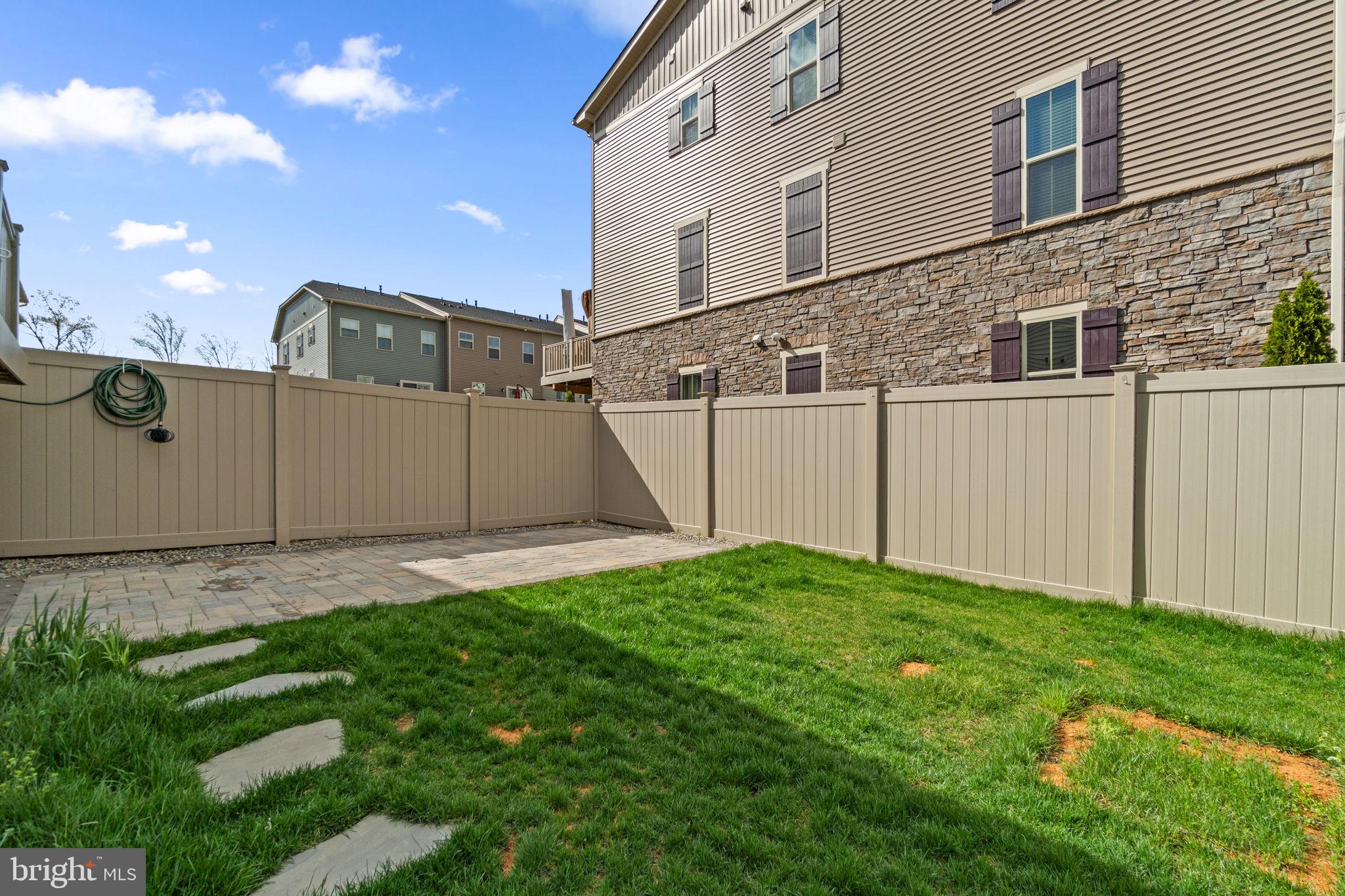 LAKE LINGANORE EAGLEHEAD - Residential