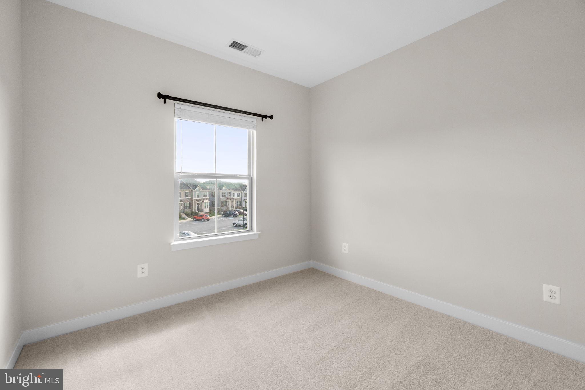 LAKE LINGANORE EAGLEHEAD - Residential