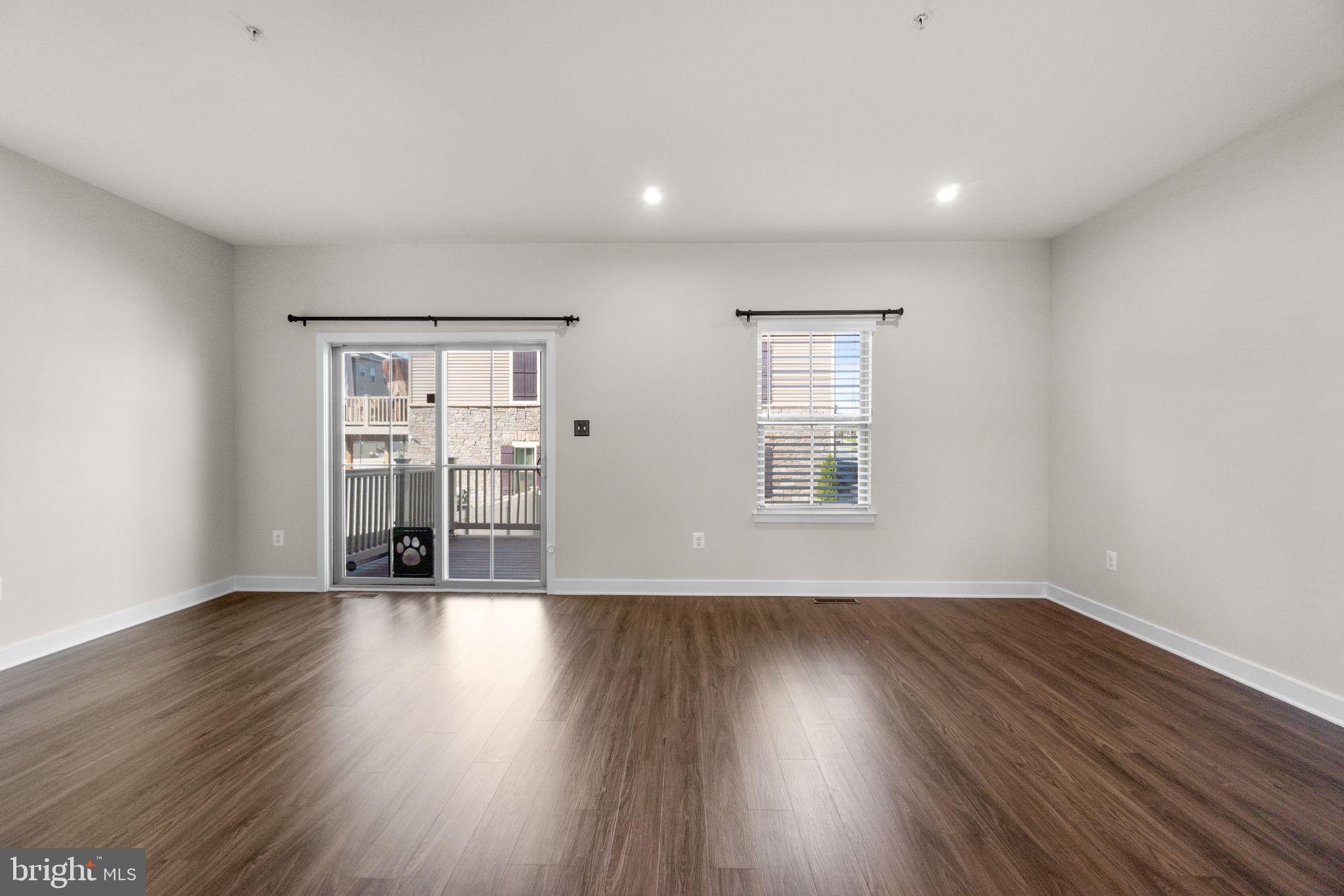 LAKE LINGANORE EAGLEHEAD - Residential