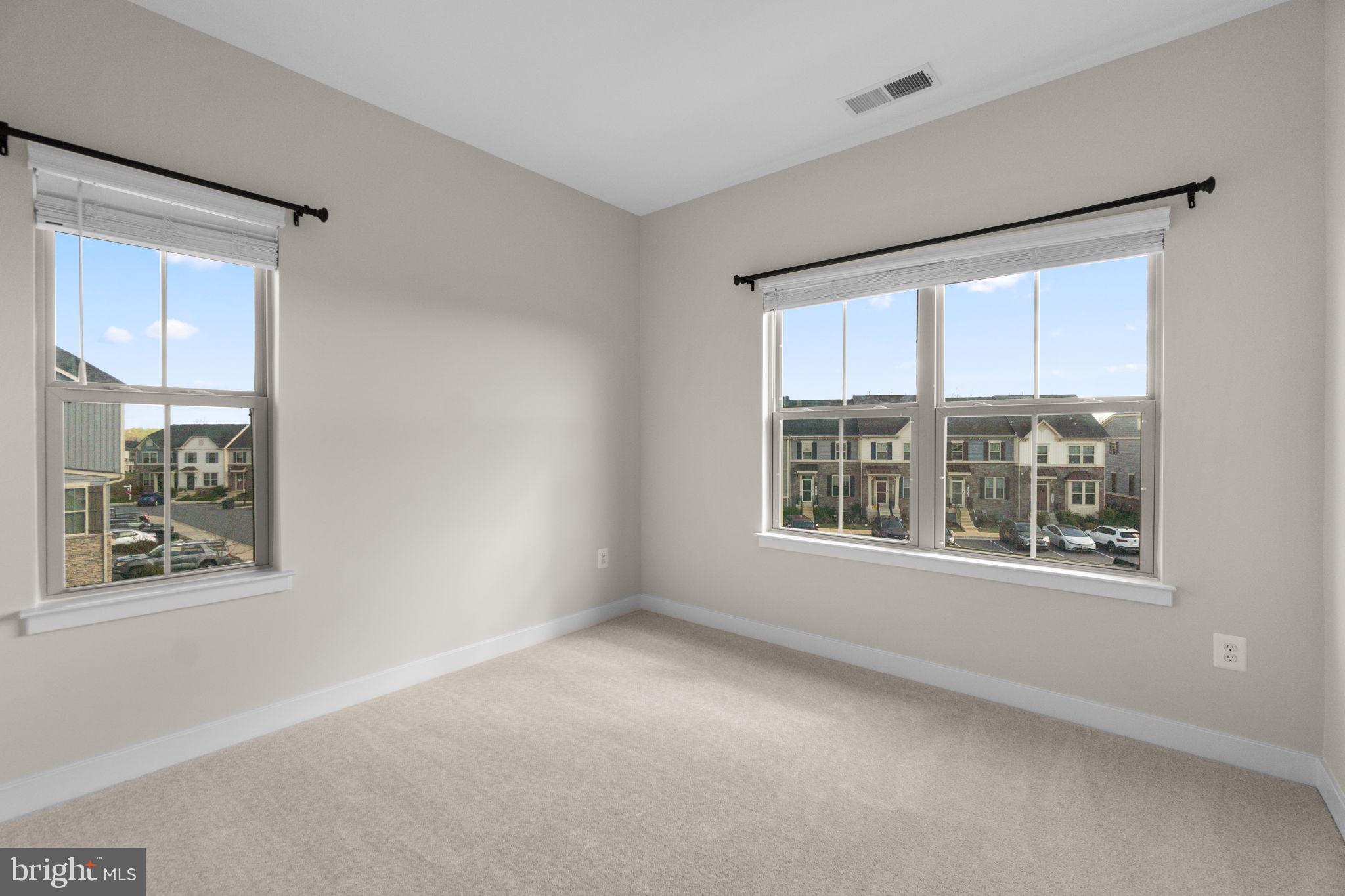 LAKE LINGANORE EAGLEHEAD - Residential